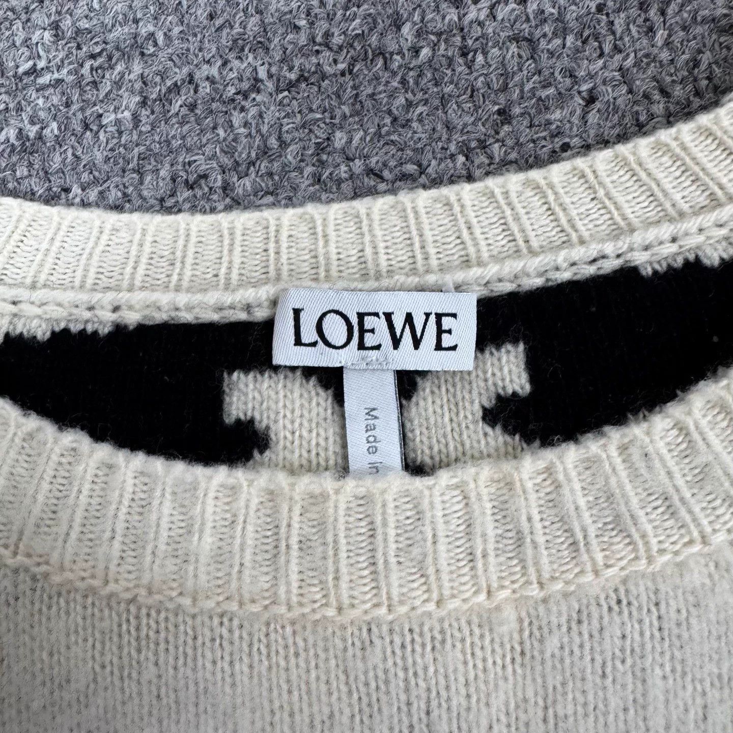 Loewe LOEWE allover large logo sweater 97 new XS women's Size XS / US 0-2 / IT 36-38 - 5 Thumbnail