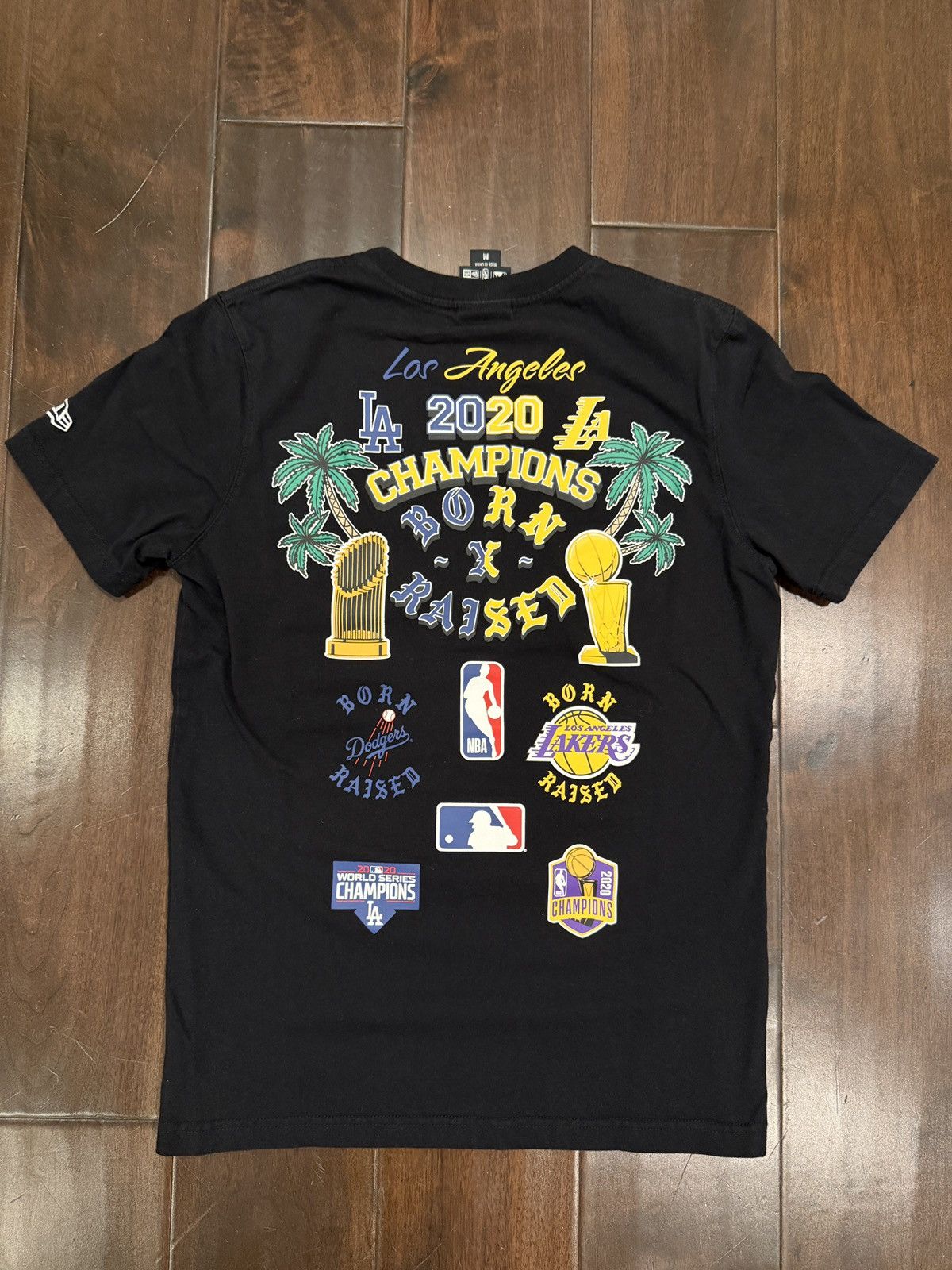 Born X Raised × NBA × New Era City of Champions Tee Lakers Dodgers Los Angeles LA Size US M / EU 48-50 / 2 - 4 Thumbnail