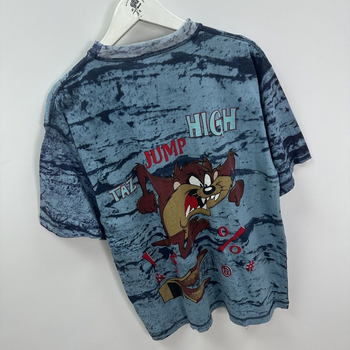 Vintage Vintage 90s Warner Bros Looney Tunes Taz Jump High tee y2k Size US M / EU 48-50 / 2 - 4 Thumbnail