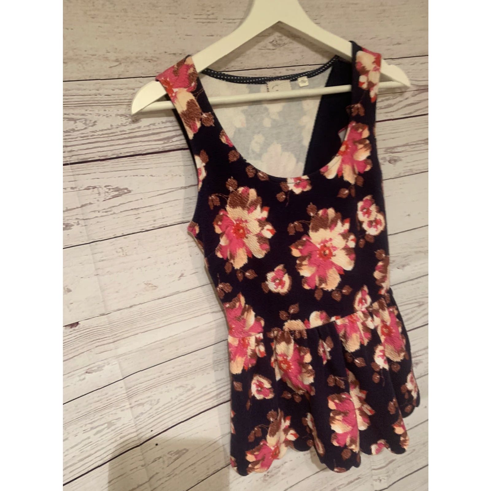 Anthropologie Anthropologie Women’s Blouse Camisole Sleeveless Floral Pattern XS Blue Classic Work Career Elegant 90s? Size XS / US 0-2 / IT 36-38 - 3 Thumbnail