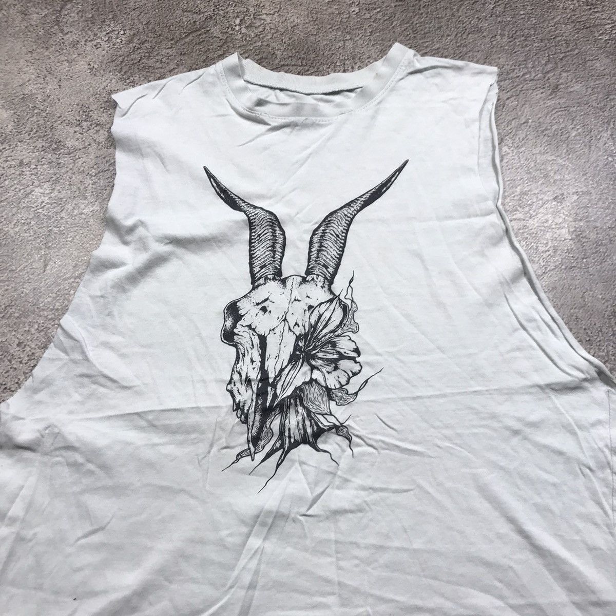 Vintage Vintage 90s Y2K Goat Graphic Tank Top Grunge Streetwear M Size US M / EU 48-50 / 2 - 3 Thumbnail