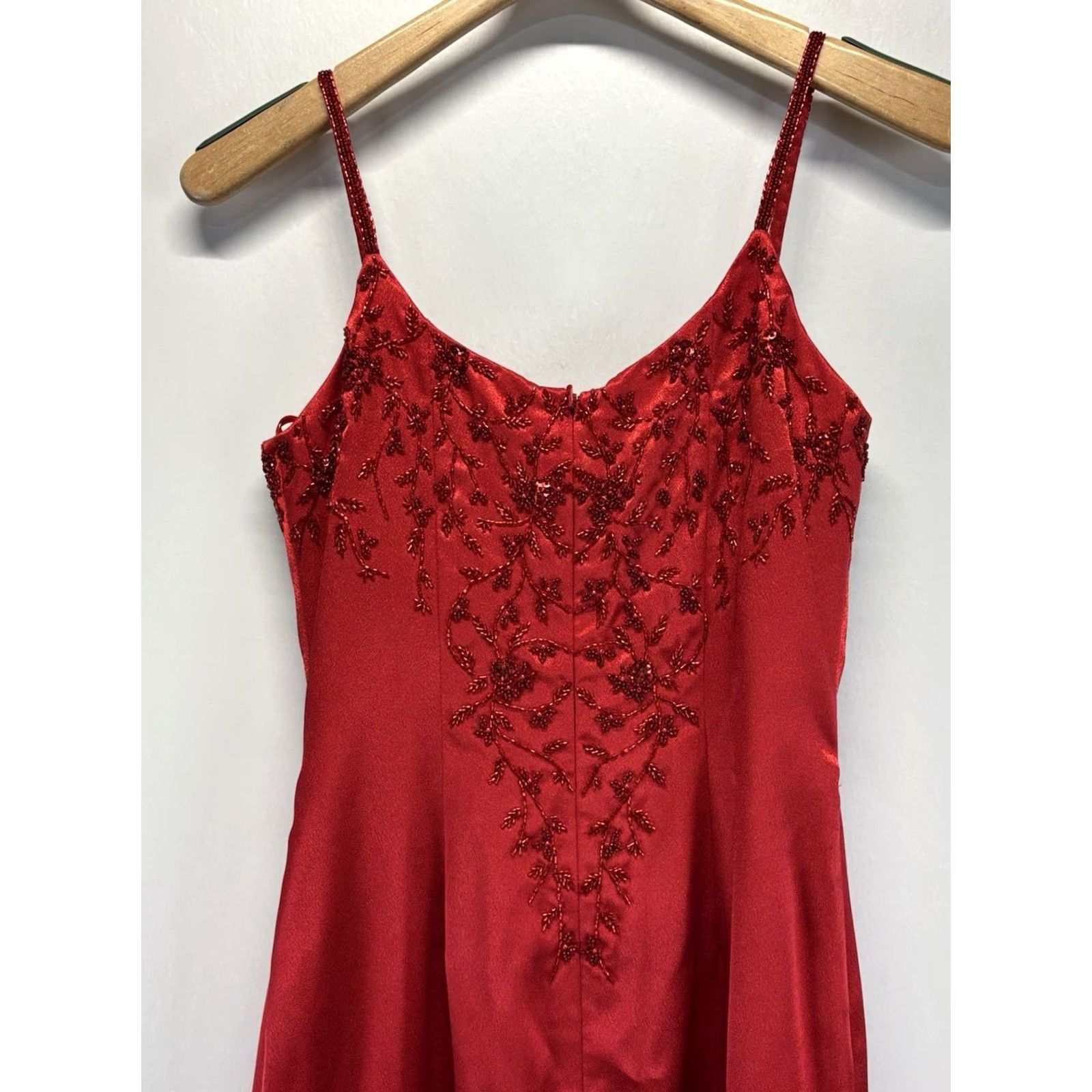 Vintage VINTAGE Legends Beaded Prom Gown Dress Cherry Red Train Womens 6 1990s Roswell GA Size M / US 6-8 / IT 42-44 - 6 Thumbnail