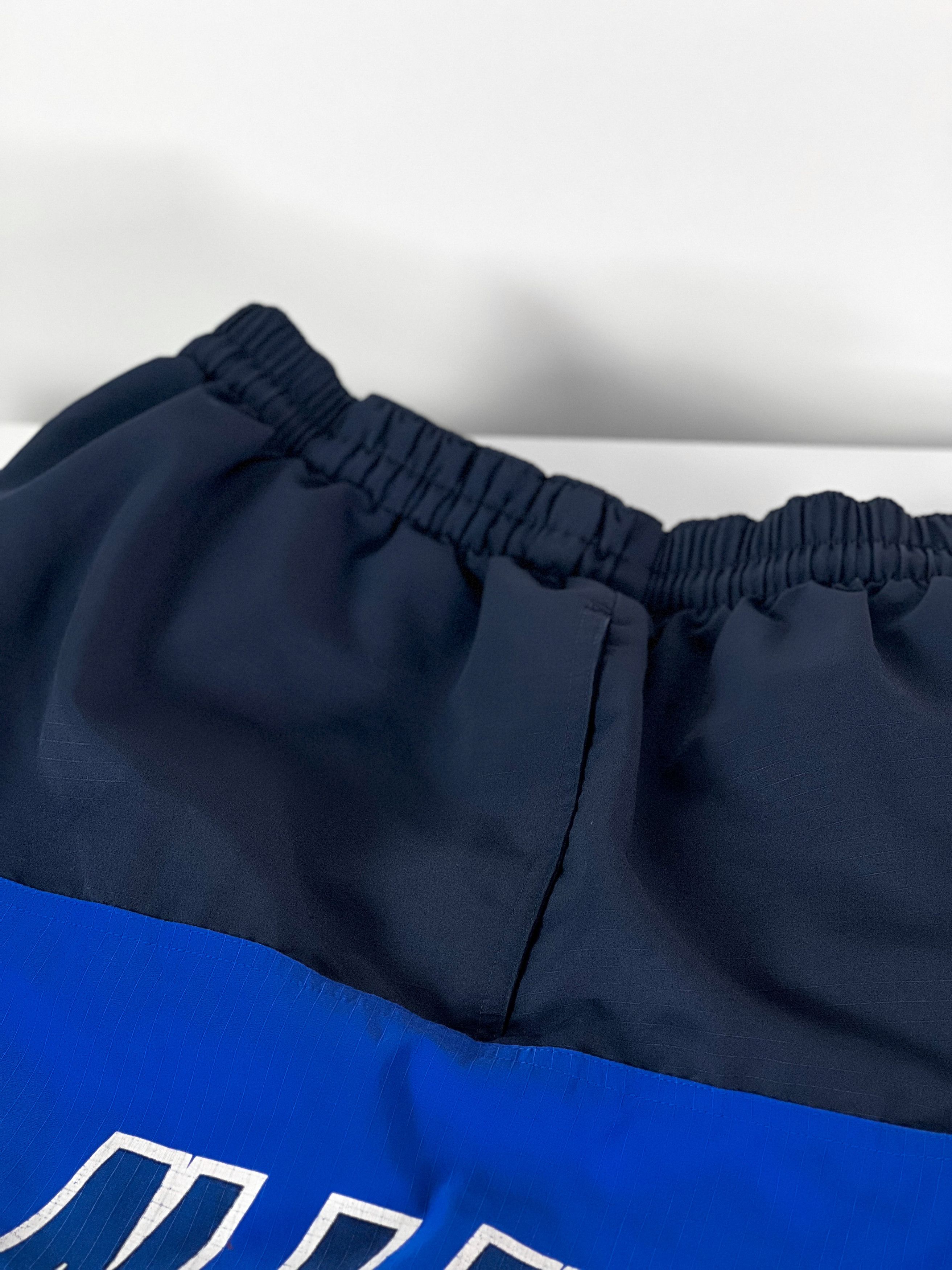 Nike Nike Vintage 90`s Men`s Shorts Size US 38 / EU 54 - 2 Thumbnail