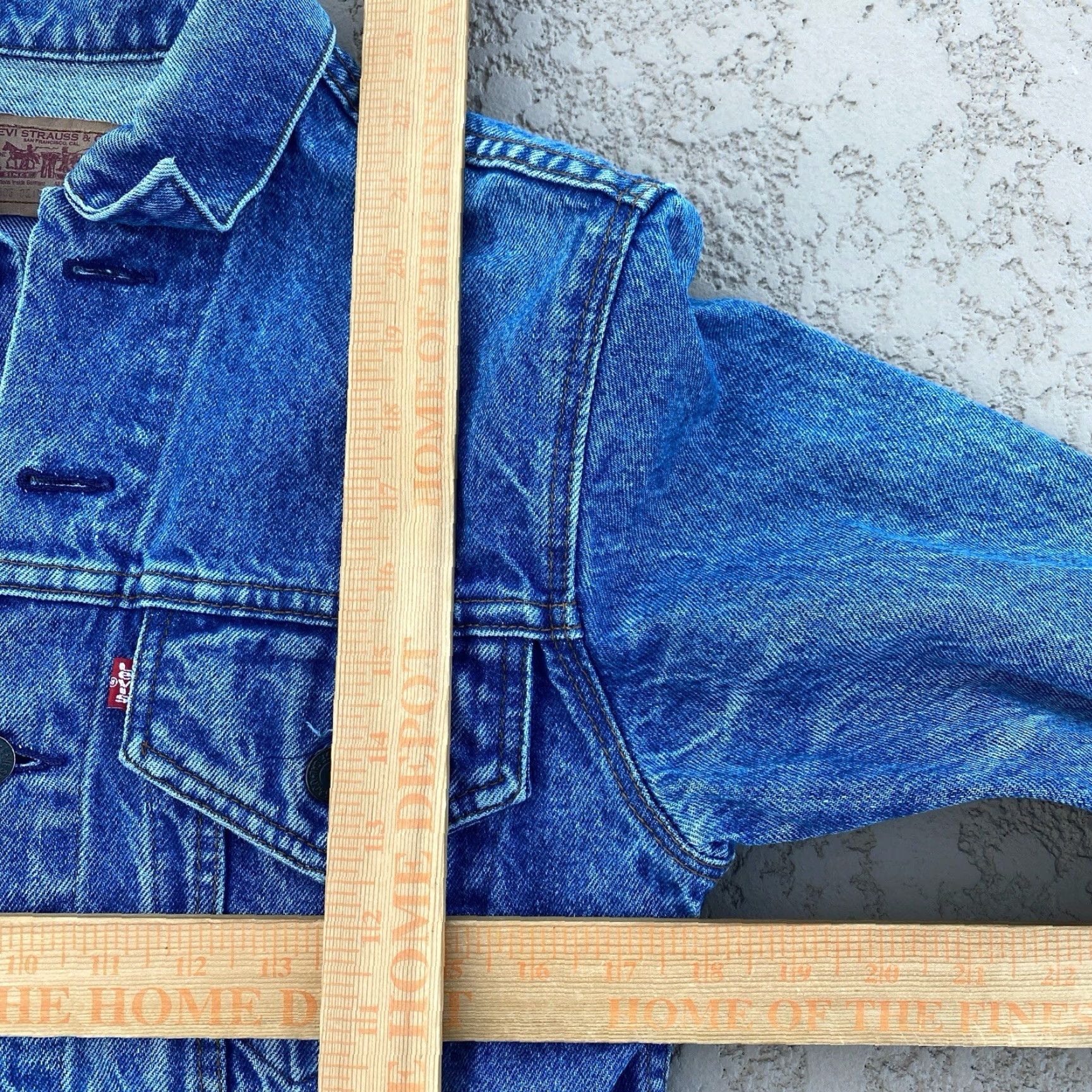 Levi's VTG Levi’s 70506-0214 Blue Denim Jean Button Jacket Size 35R Made In USA Red Tab Unisex Adults Cotton Denim USA 80s 90s Basic Jacket Mens Womens Size 24" / US 00 / IT 34 - 6 Thumbnail