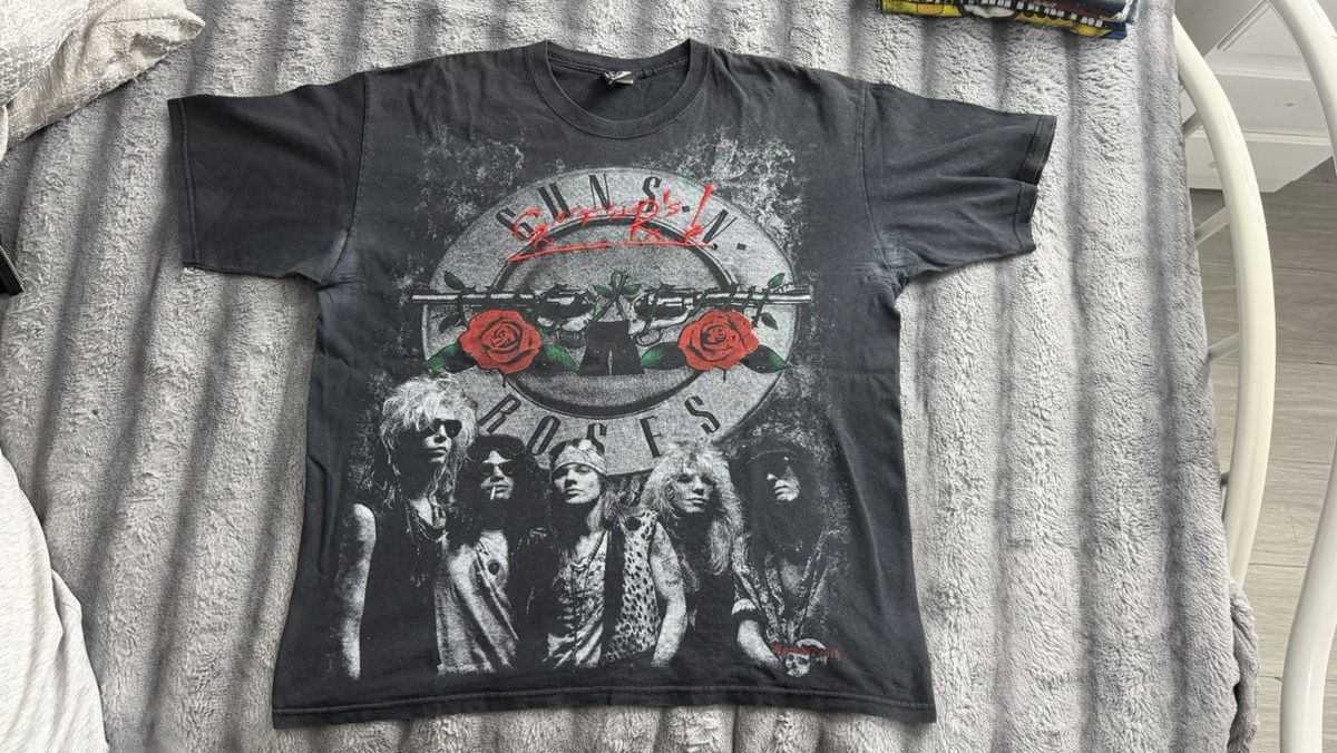 Vintage Vintage Guns N roses tee tag “rock & dead” Size US XL / EU 56 / 4 - 1 Thumbnail