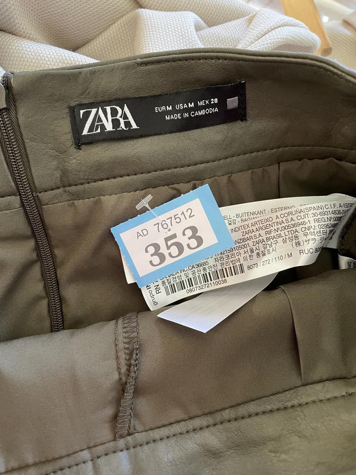 Zara Zara Olive Green Faux Leather Mini Skirt Size 32" / US 10 / IT 46 - 2 Thumbnail