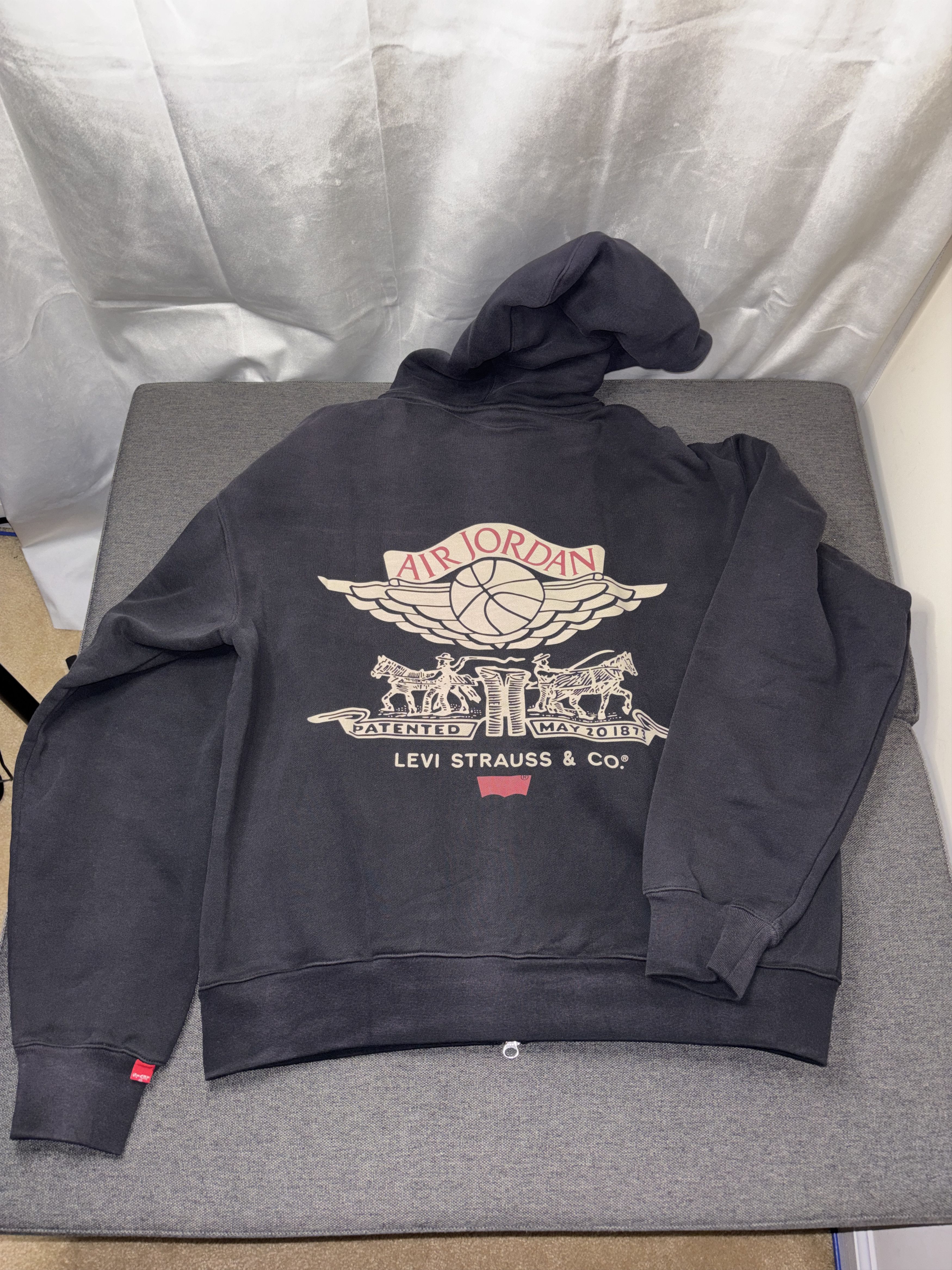 Levi's × Nike Nike Jordan x Levi's Full Zip Hoodie Black Large IM6734-010 Size US L / EU 52-54 / 3 - 7 Thumbnail