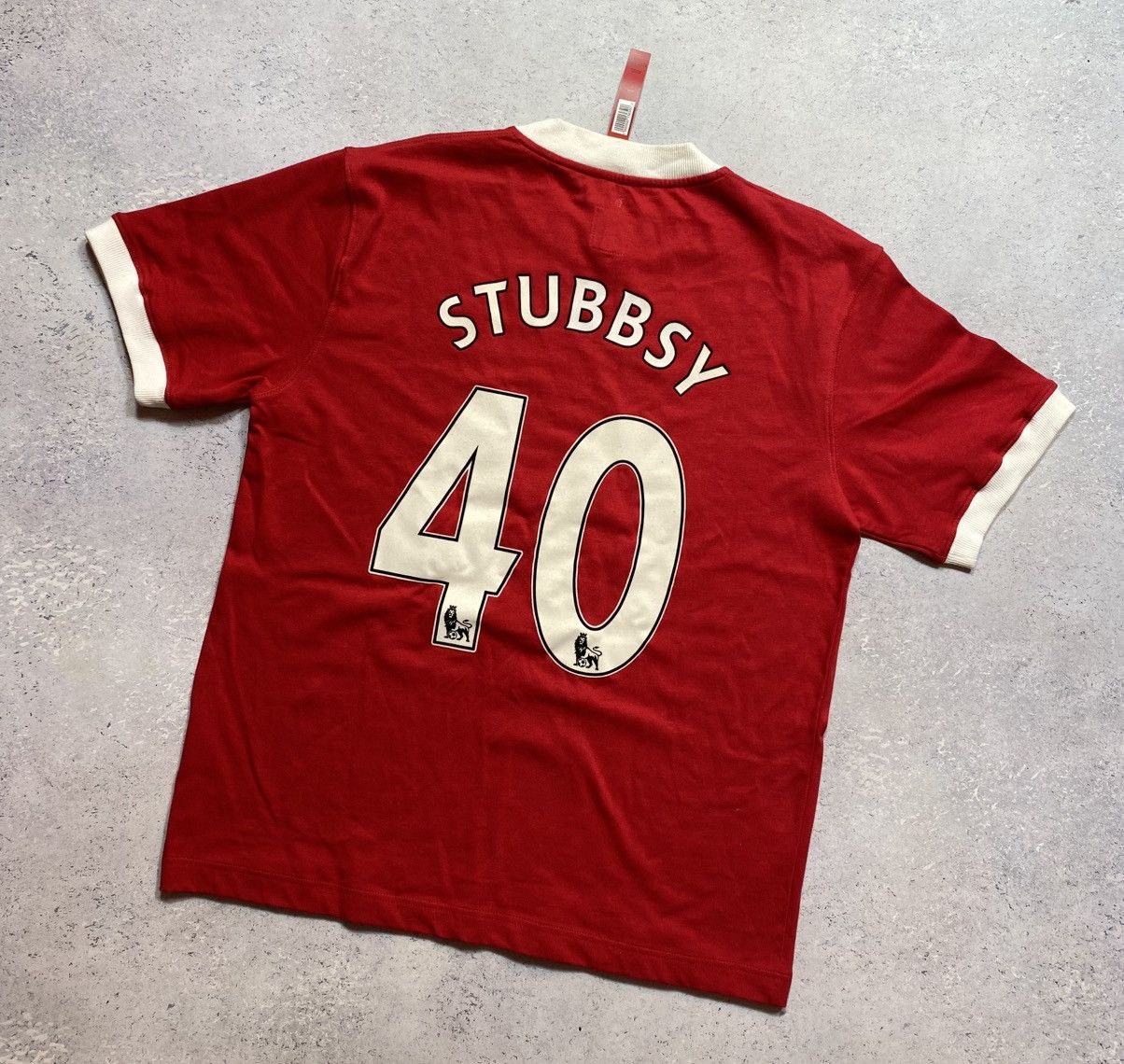 Other Liverpool Mens Red Soccer Jersey Size US L / EU 52-54 / 3 - 2 Thumbnail