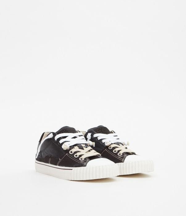 Maison Margiela o1bcso1str0226 New Evolution Low-Top Sneakers in Black Size US 8 / IT 38 - 2 Thumbnail
