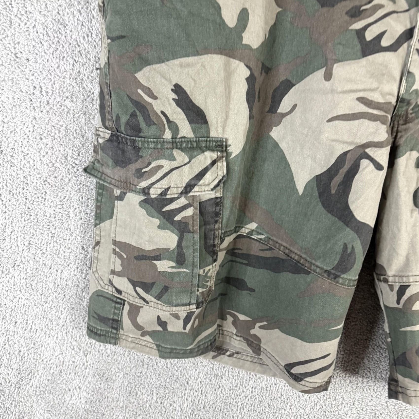 Wrangler Wrangler Cargo Shorts Mens 48 Green Camo Relaxed Fit Stretch Outdoor Tech Pocket Size US 32 / EU 48 - 2 Thumbnail