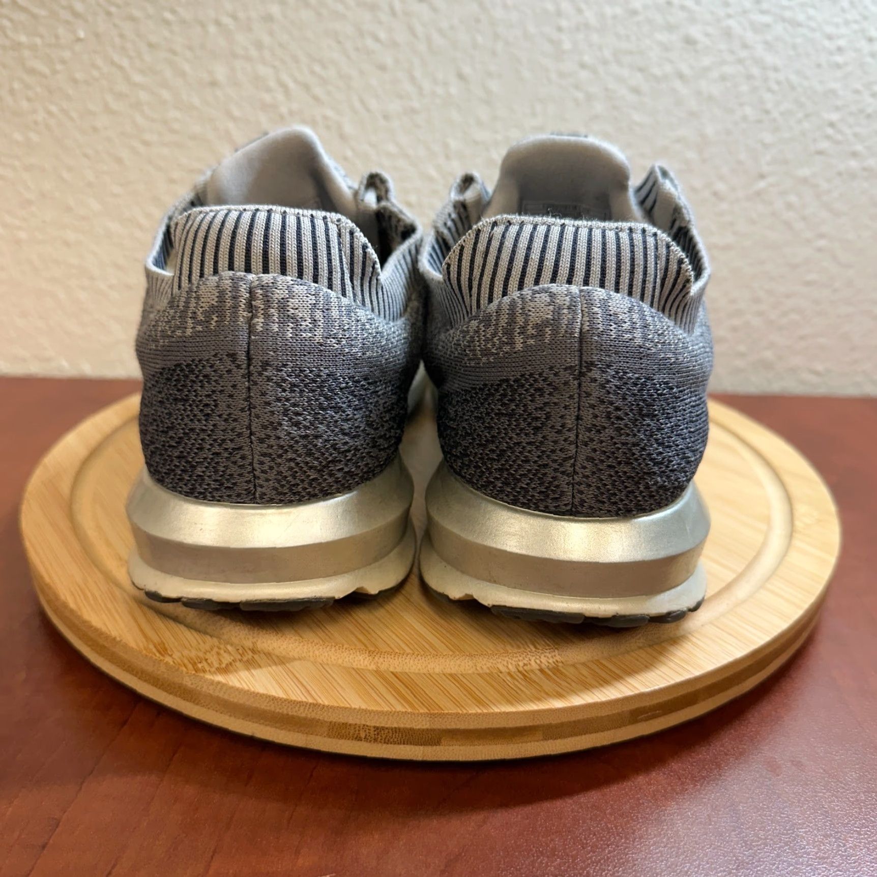 Brooks Brooks Levitate 2 Shoes Womens 9.5 Grey Lace Up Low Top Running Sneakers Size M / US 6-8 / IT 42-44 - 3 Thumbnail