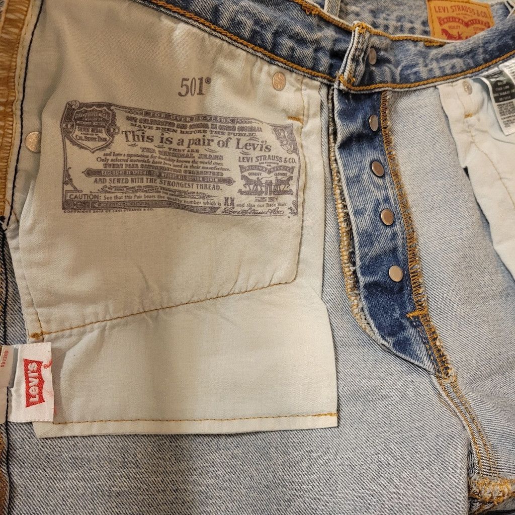 Levi's Levi's 501 Original Distressed Button-Fly Frayed Jean 28/30 Size 28" / US 6 / IT 42 - 11 Thumbnail
