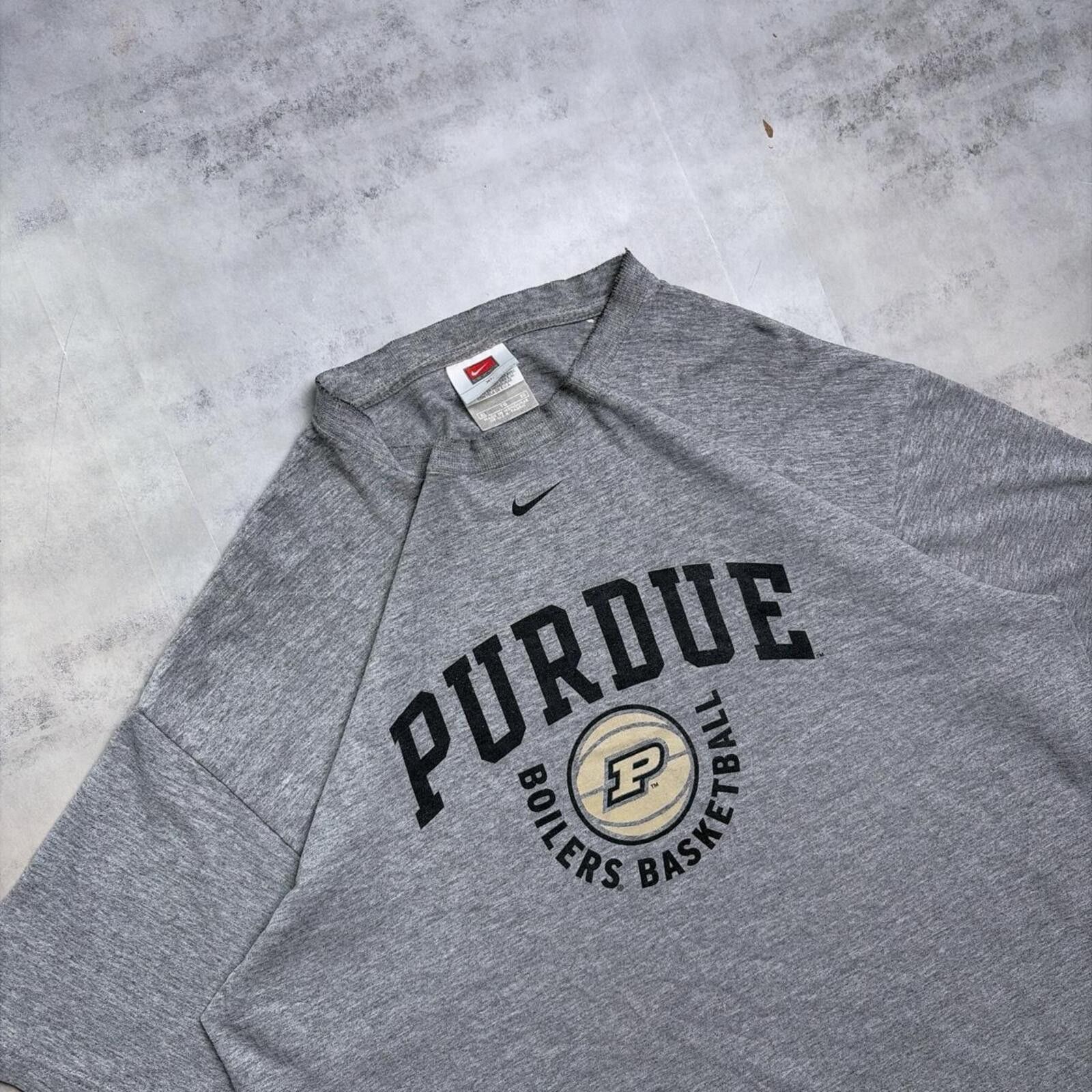 Nike Vintage Nike Team Purdue Middle Swoosh Distressed T-Shirt Size US XL / EU 56 / 4 - 4 Thumbnail