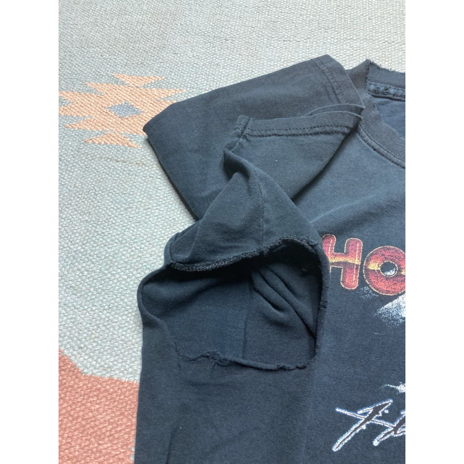 Vintage VINTAGE Hooters T-Shirt Angel Distressed Black Large Men Size US L / EU 52-54 / 3 - 5 Thumbnail