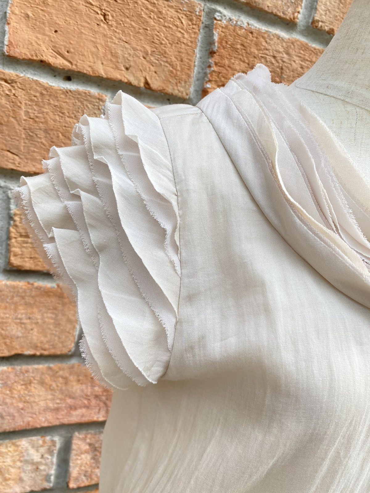 Lanvin LANVIN Cream Layered Ruffled Neckline Blouse Size XS / US 0-2 / IT 36-38 - 13 Thumbnail