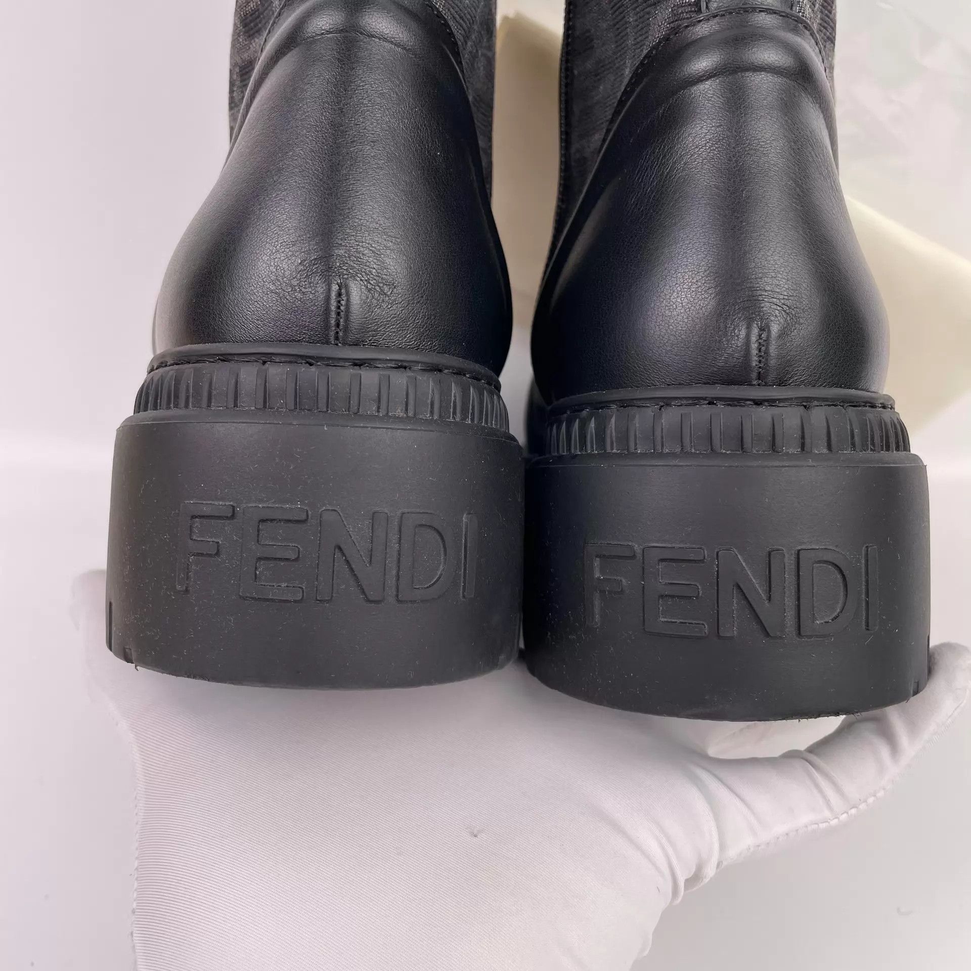 Fendi Fendi Women's Monogram Short Boots 39 Black Size US 8.5 / IT 38.5 - 9 Thumbnail