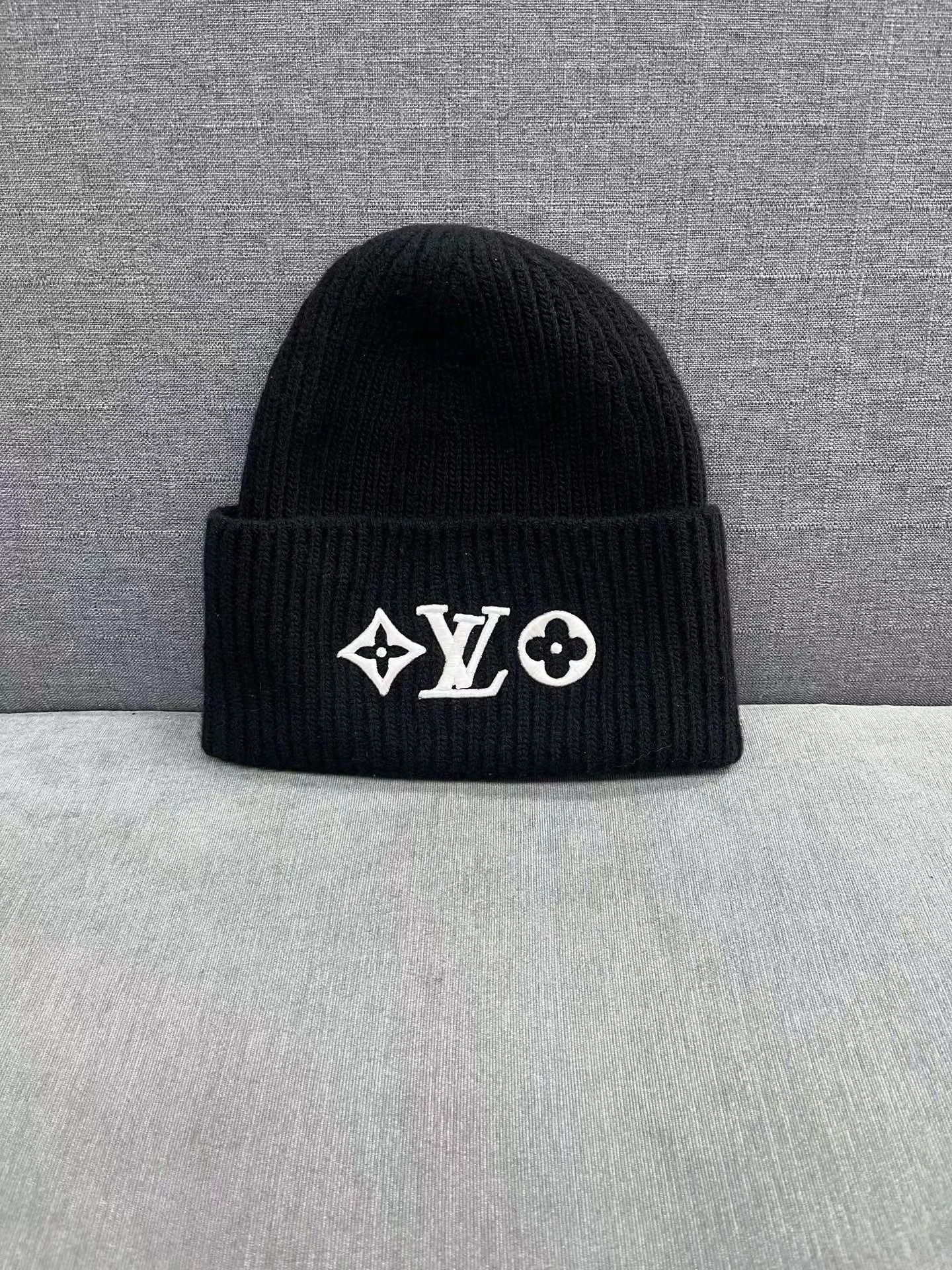 Louis Vuitton Louis Vuitton floral logo embroidery wool beanie Size ONE SIZE - 1 Thumbnail