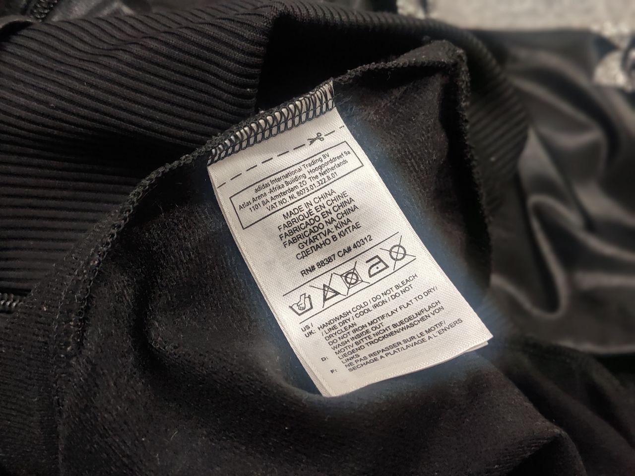 Adidas Vintage Adidas Originals Chile 62 Track Top Zip Jacket Black Size M / US 6-8 / IT 42-44 - 17 Thumbnail
