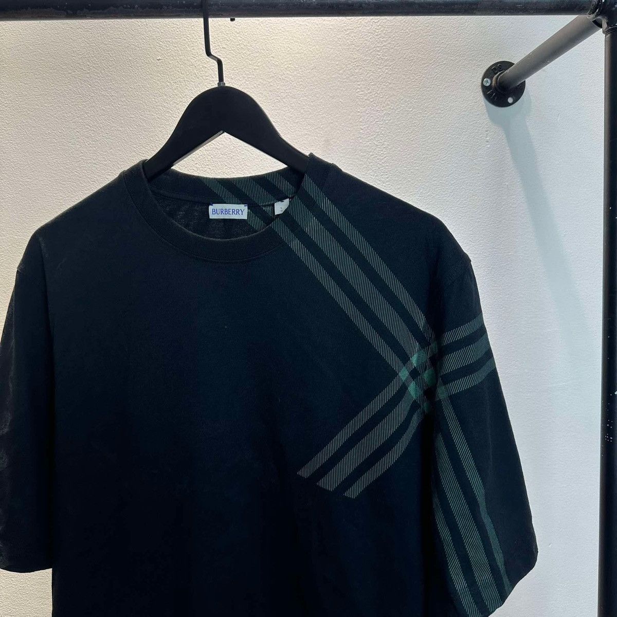 Burberry BUBRERRY NOVA CHECK T SHIRT Size US L / EU 52-54 / 3 - 3 Thumbnail