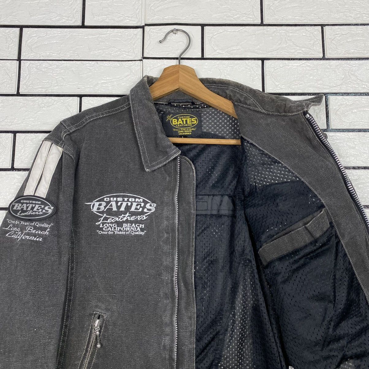 Japanese Brand 🔥VINTAGE BIKER JACKET CUSTOM BATES LEATHERS BIG LOGO Size US L / EU 52-54 / 3 - 17 Thumbnail