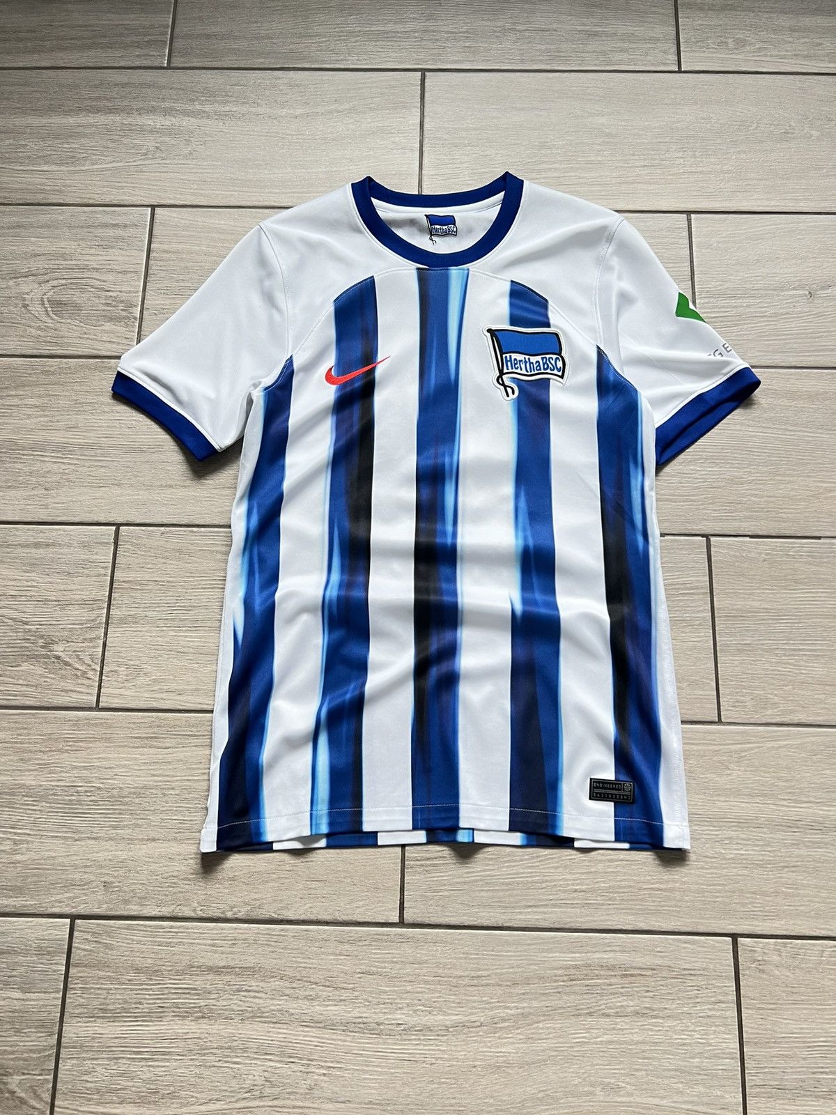 Nike Nike Hertha BSC Berlin Jindaoui Shirt #17 Size US S / EU 44-46 / 1 - 1 Thumbnail