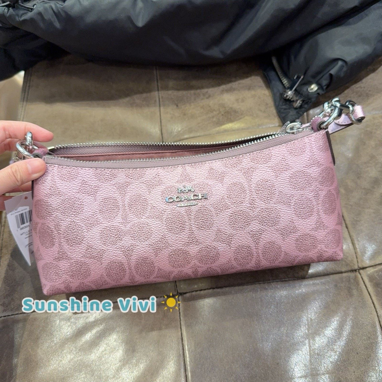 Coach NWT Coach Charlotte Shoulder Bag Canvas CCL40 Pink /rose Size ONE SIZE - 7 Thumbnail