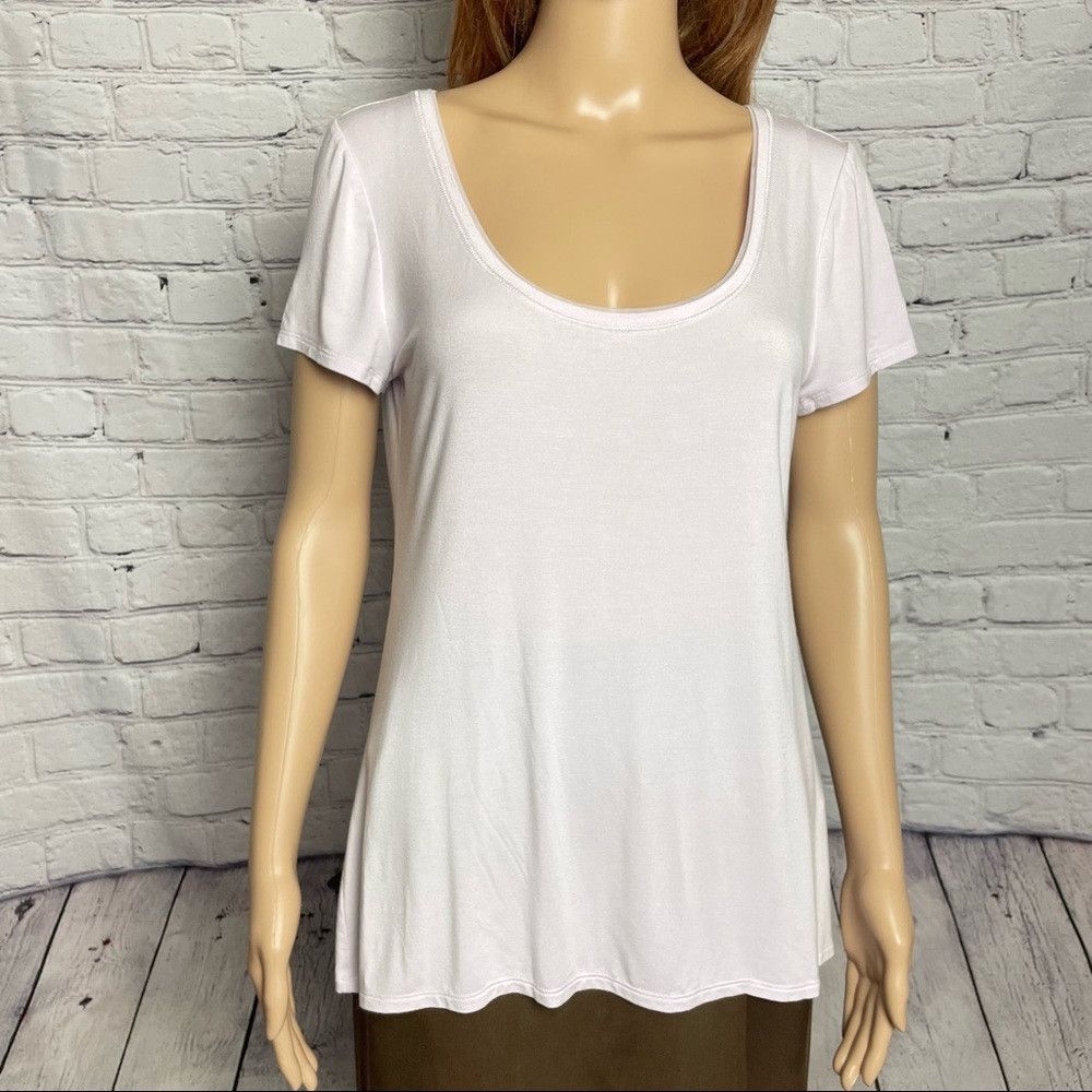 White House Black Market New White House Black Market Lilac Scoop Neck Rayon Tee Siz Size M / US 6-8 / IT 42-44 - 1 Thumbnail