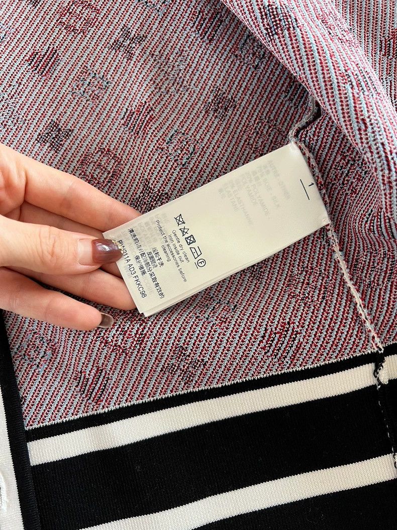 Louis Vuitton Louis Vuitton Classic cardigan top with presbyopic logo shi Size US S / EU 44-46 / 1 - 9 Thumbnail
