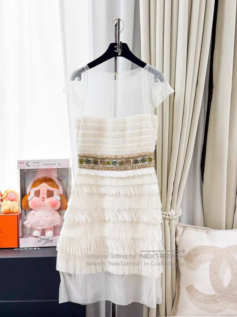 Chanel Chanel 18C Greek show white embroidered glazed gem waist s Size XS / US 0-2 / IT 36-38 - 1 Thumbnail