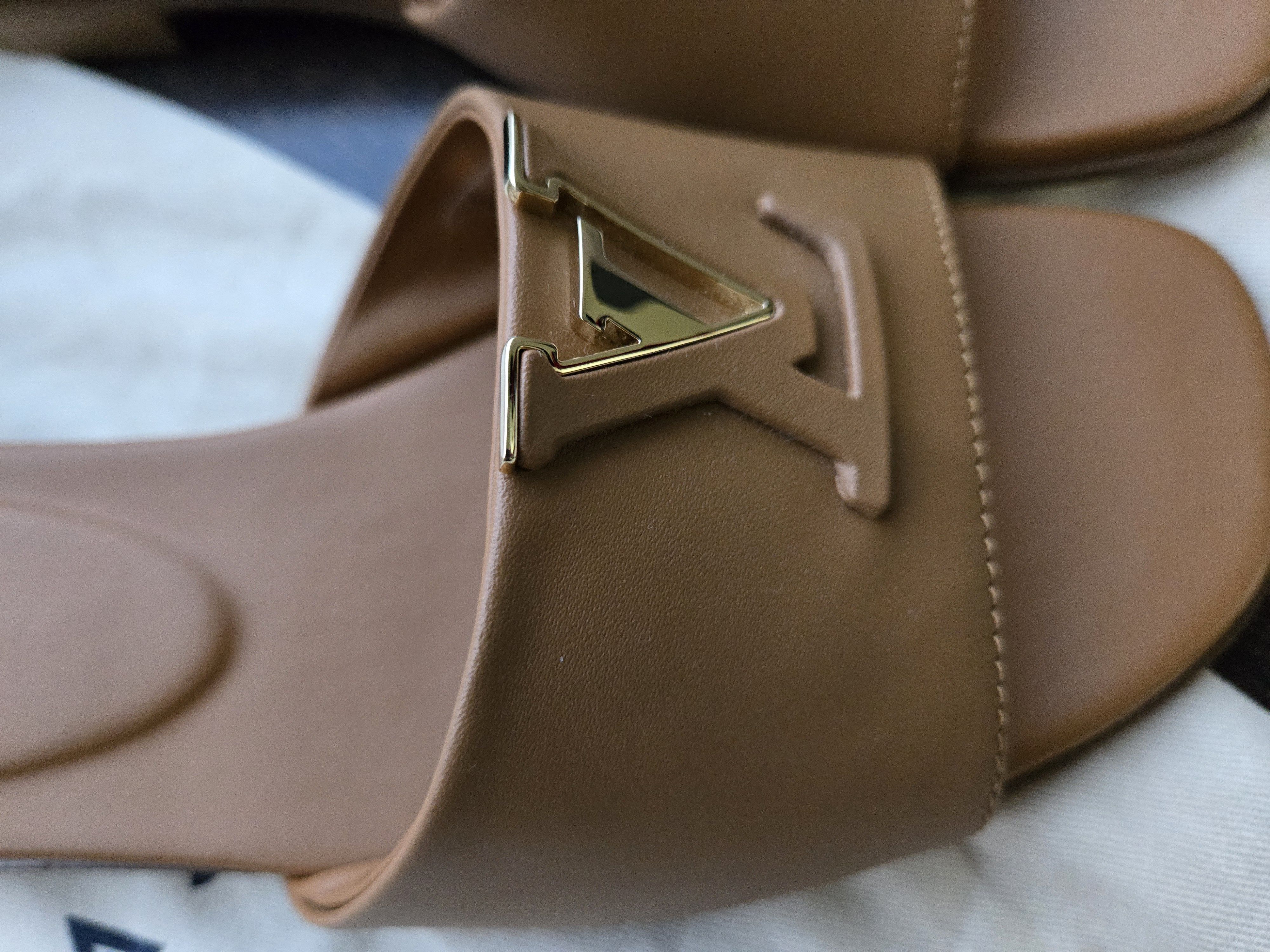 Louis Vuitton LOUIS VUITTON Brand New Size 37 Flats Size US 7 / IT 37 - 2 Thumbnail