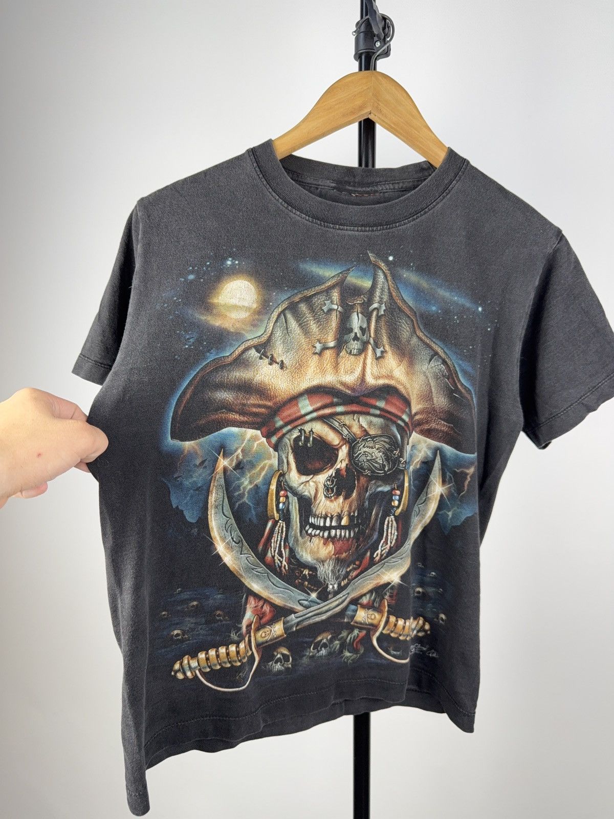 Vintage Vintage Pirate Skull Graphic Tee Y2K Rock Biker T-Shirt Size US S / EU 44-46 / 1 - 3 Thumbnail