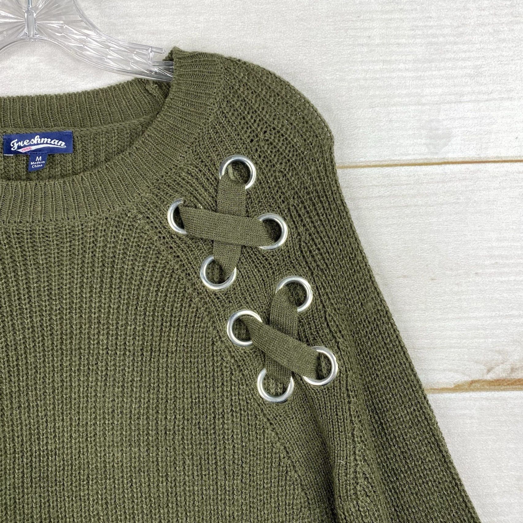 Vintage FRESHMAN 1996 Sweater Womens M Green Cable Knit Round Neck Laced Crochet Silver Grommets Vintage: No (adjusted to rules) Size M / US 6-8 / IT 42-44 - 2 Thumbnail