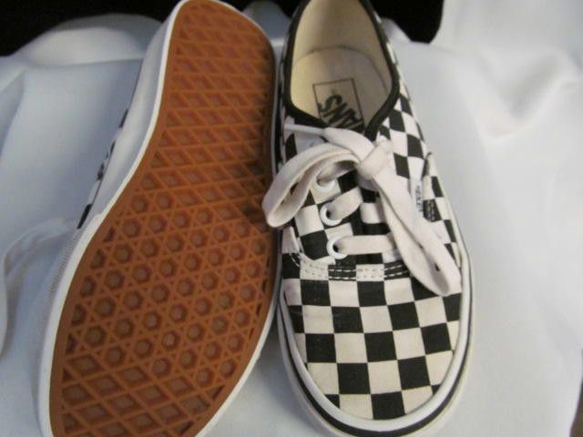 Vans Vans Classic Checkered Black and White Sneakers Size US 5 / IT 35 - 2 Thumbnail
