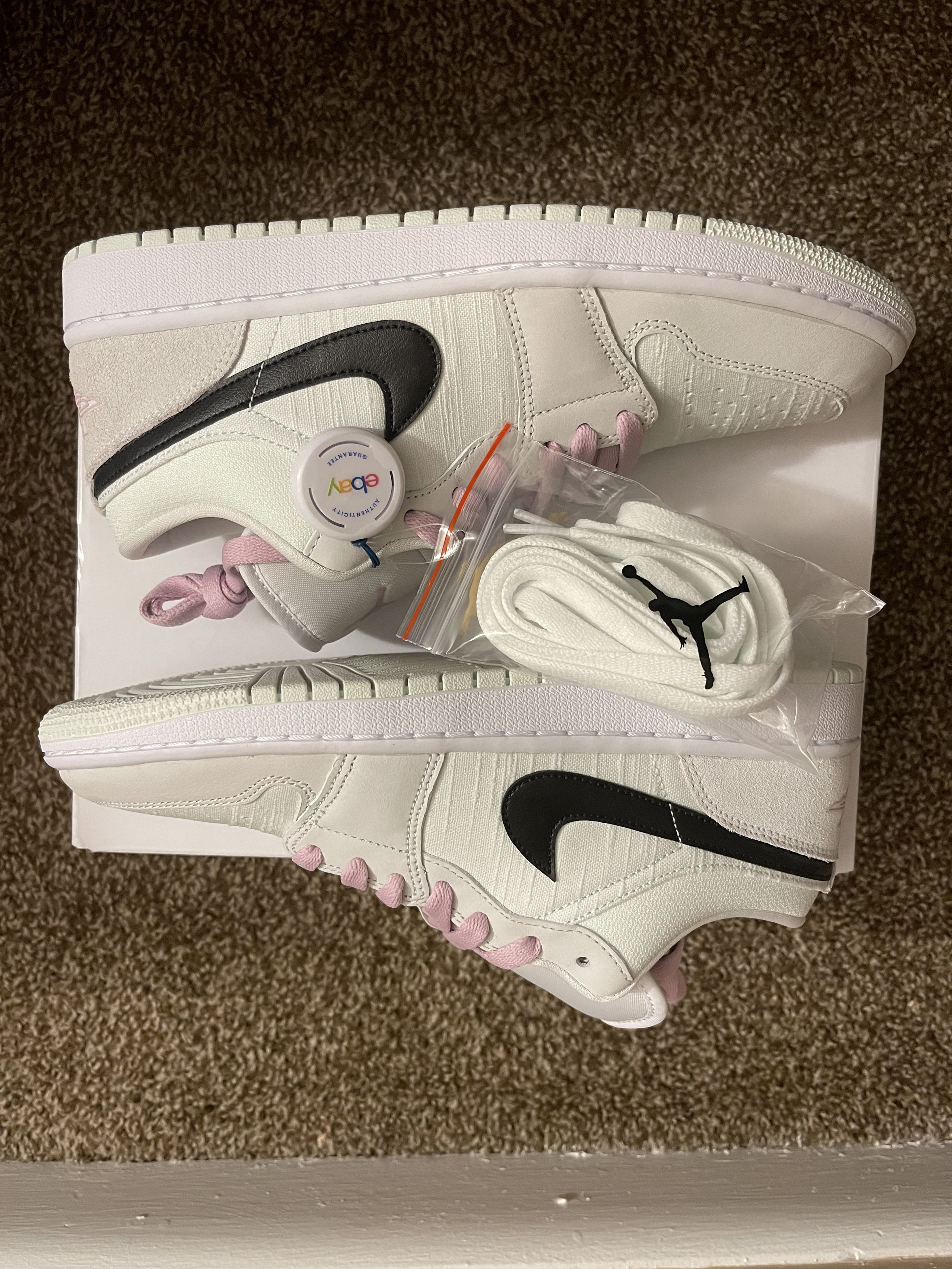 *New* Nike Wmns Air Jordan 1 Low SE Barely Green
