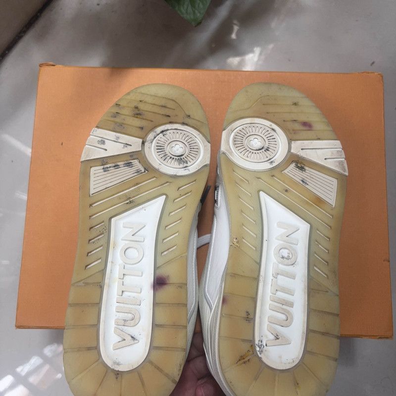 Louis Vuitton Louis Vuitton White Trainer Low-Top Fashion Sneakers - Size US 7.5 / EU 40-41 - 3 Thumbnail