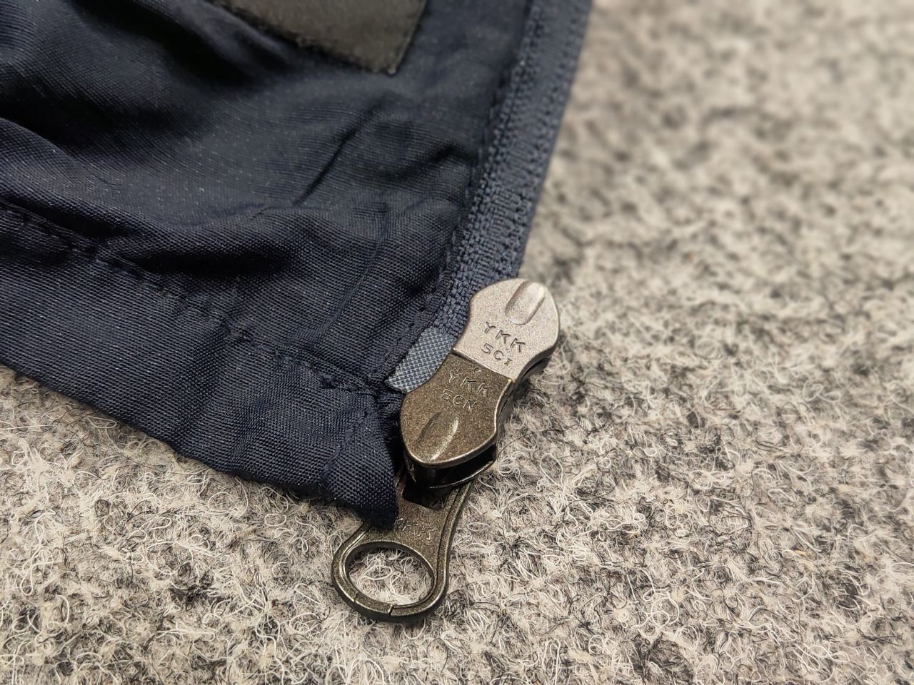 Versace Vintage 90's Versace Sport Jacket x Cargo Pants Nylon Blend Size S / US 4 / IT 40 - 15 Thumbnail