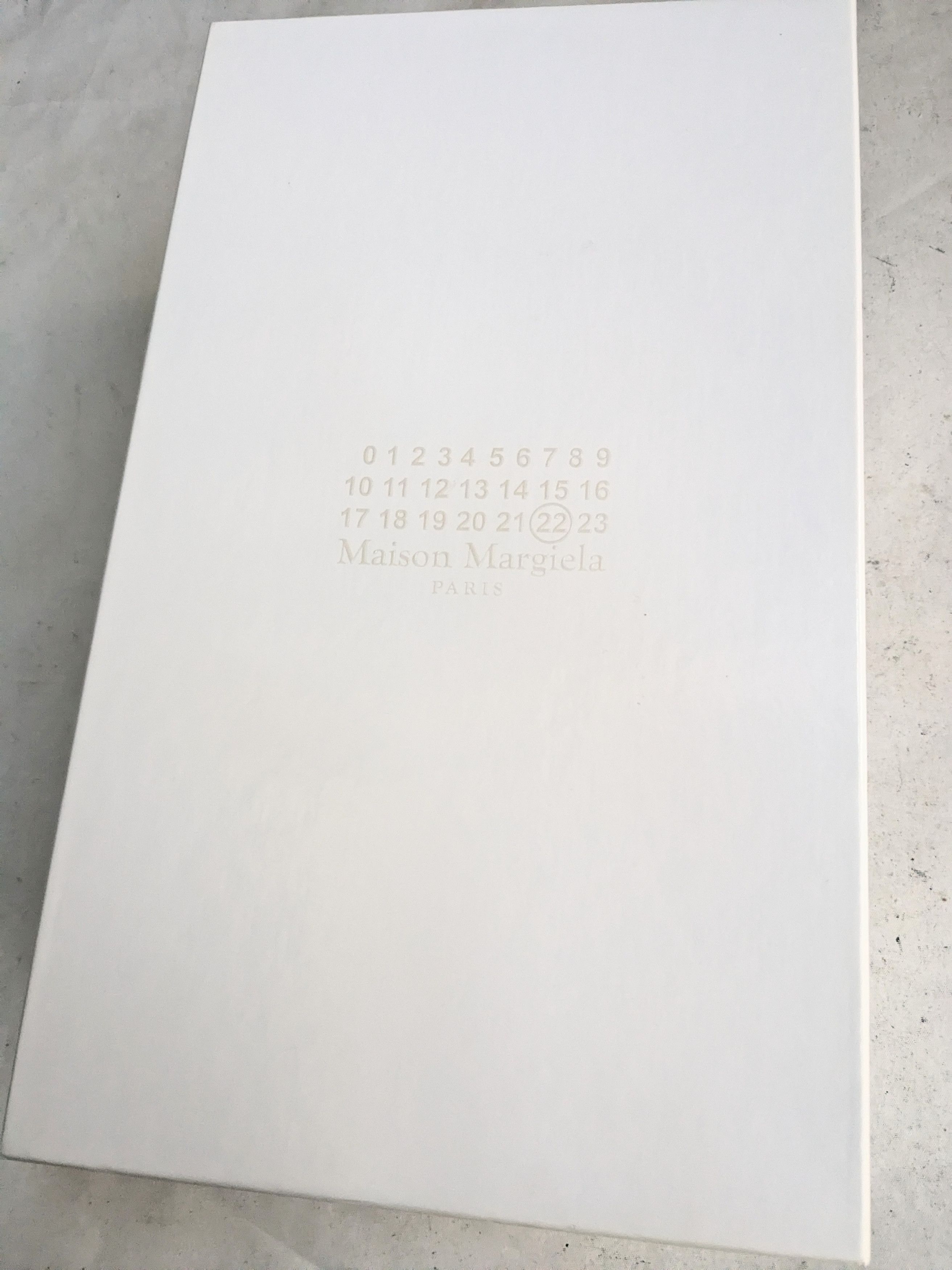 Maison Margiela Maison Margiela GAT Replicas 9 42 White Gray Painted Size US 9 / EU 42 - 20 Thumbnail