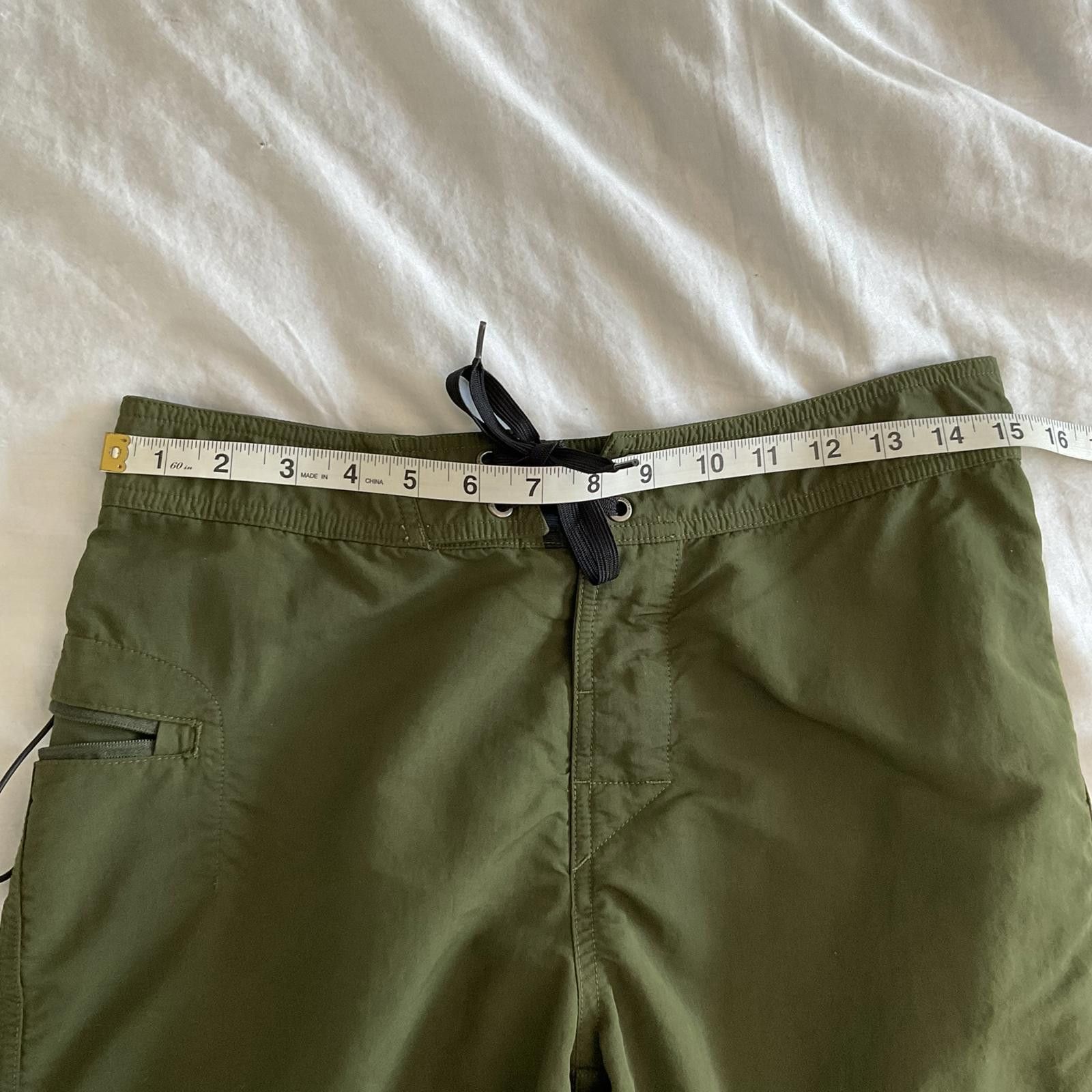 Patagonia patagonia y2k wave farer green mens 30 baggy board shorts Size US 30 / EU 46 - 8 Thumbnail