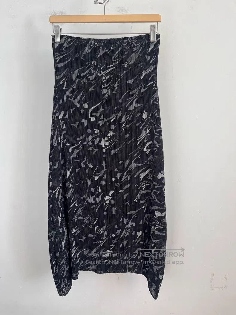 Issey Miyake Issey Miyake size:3 Black Midi Skirt Size 22" - 1 Thumbnail