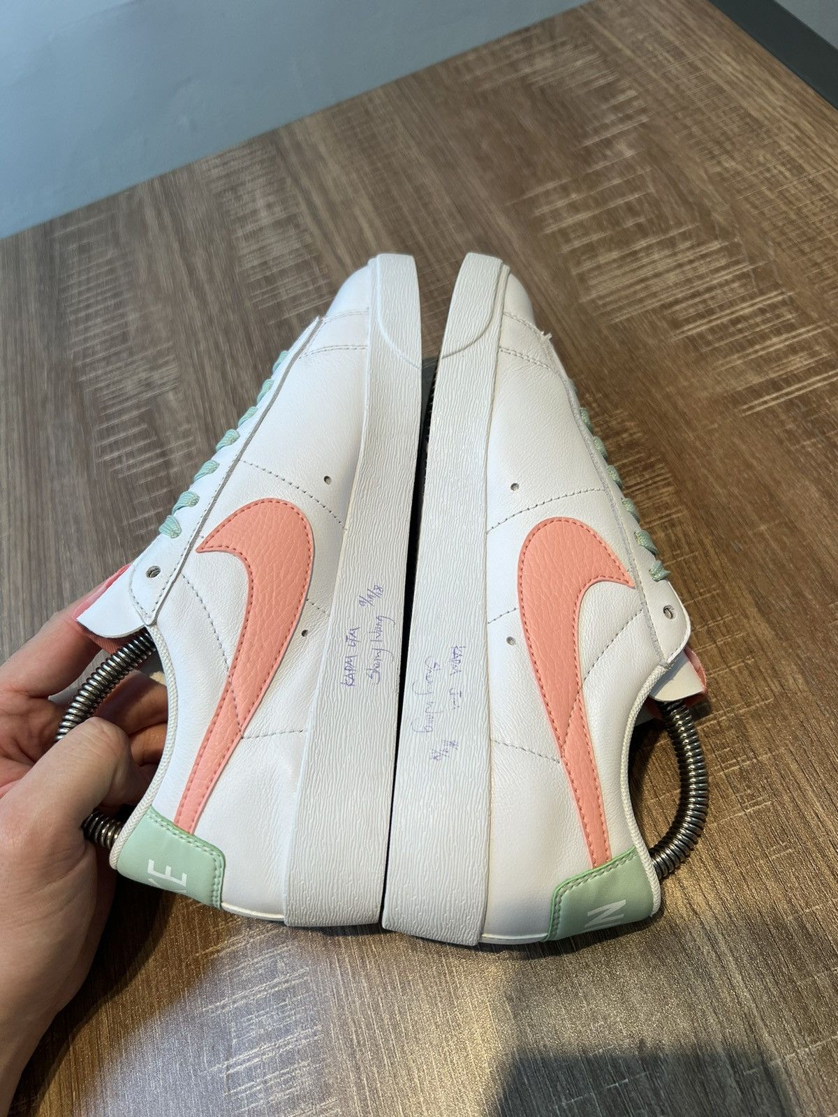 Nike Size 7 Nike Sample Blazer LE Low White Bleached Coral W Size US 7 / IT 37 - 5 Thumbnail