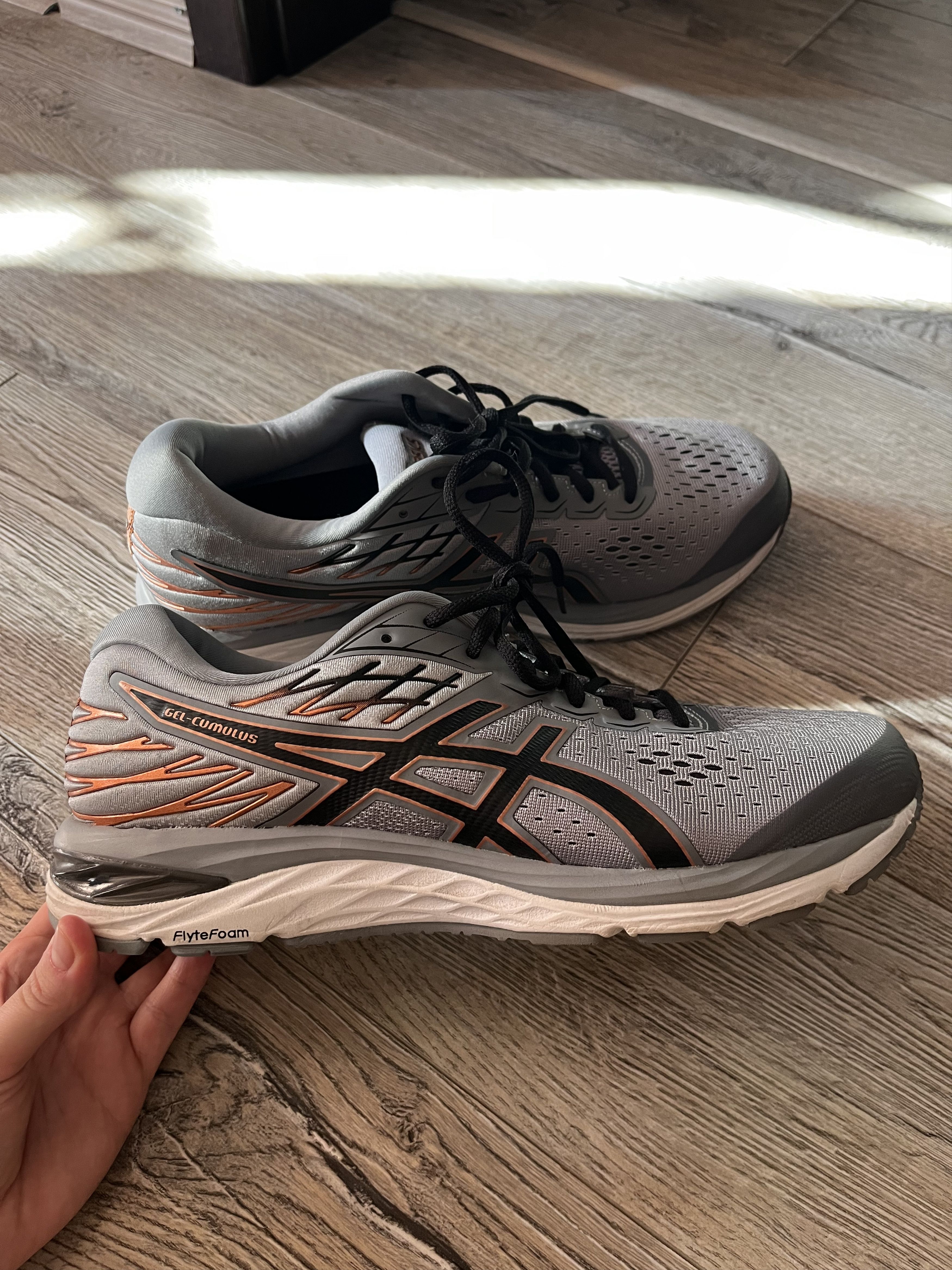 Asics Asics cumulus 21 Size US 10.5 / EU 43-44 - 1 Thumbnail