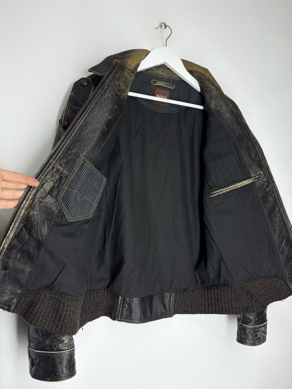 Hugo Boss Vintage 90s Hugo Boss Avant Garde Heavy Leather Jacket Size US M / EU 48-50 / 2 - 19 Thumbnail
