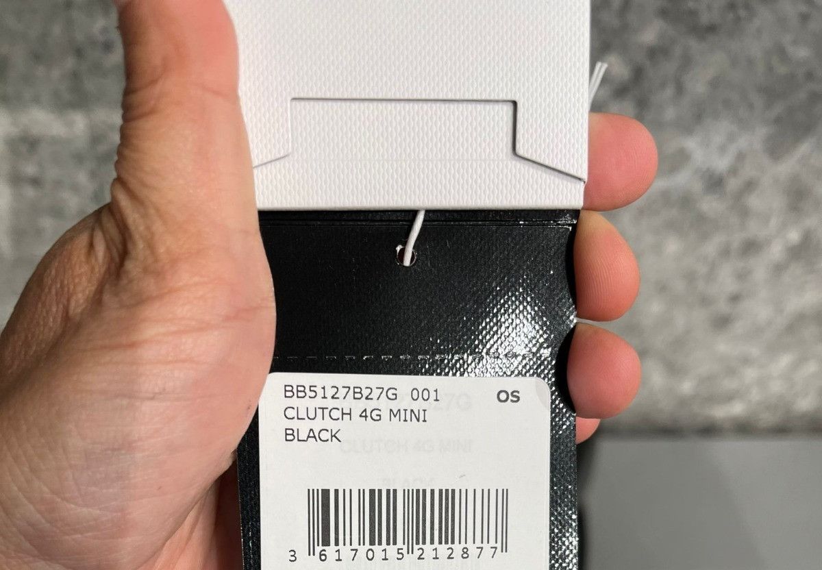 Givenchy oc11z0725 Size: OS / 4G Mini Clutch in Black Size ONE SIZE - 6 Thumbnail