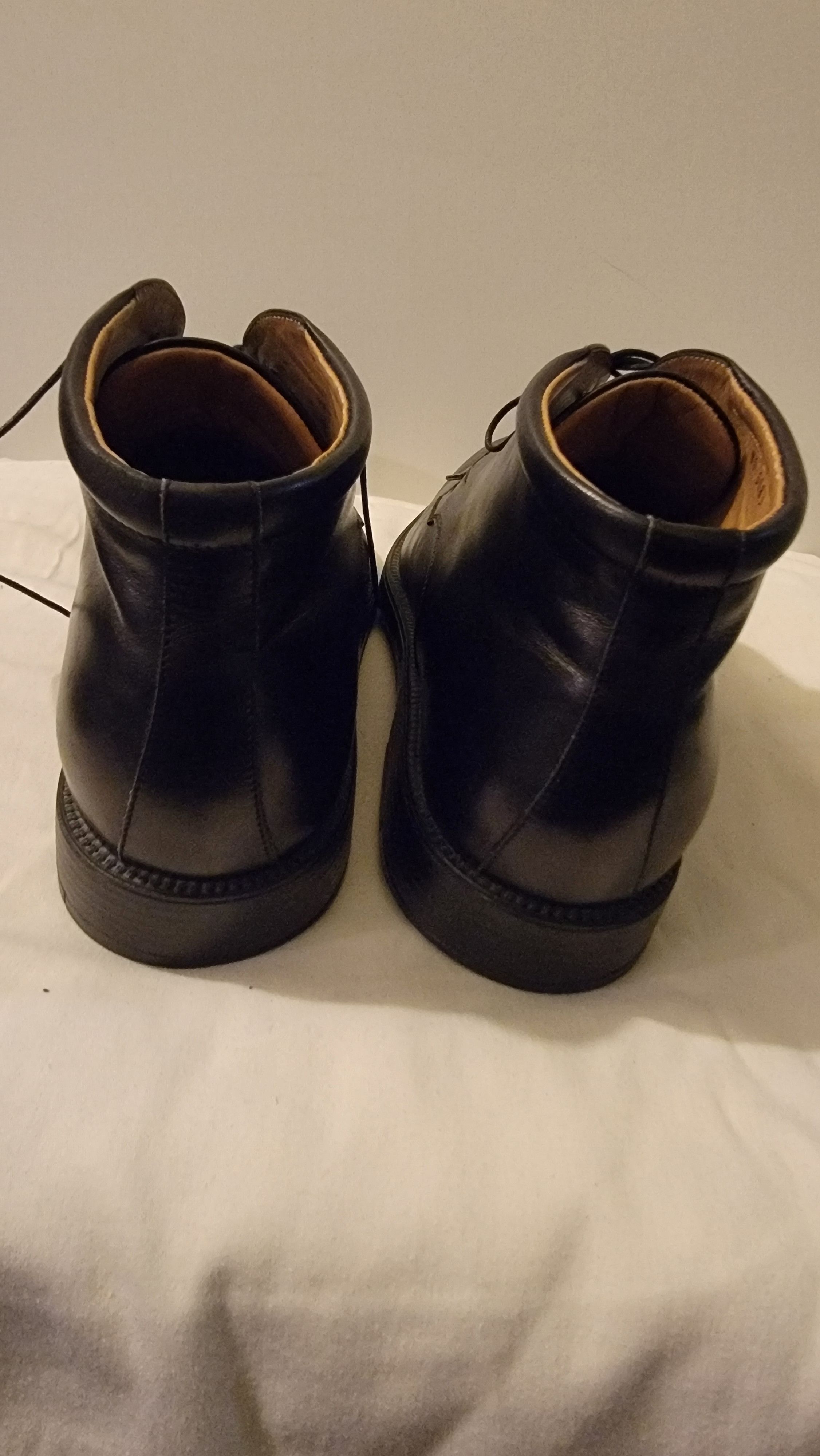 Salvatore Ferragamo Salvatore Ferragamo men's black leather chukka boots Size US 10 / EU 43 - 2 Thumbnail