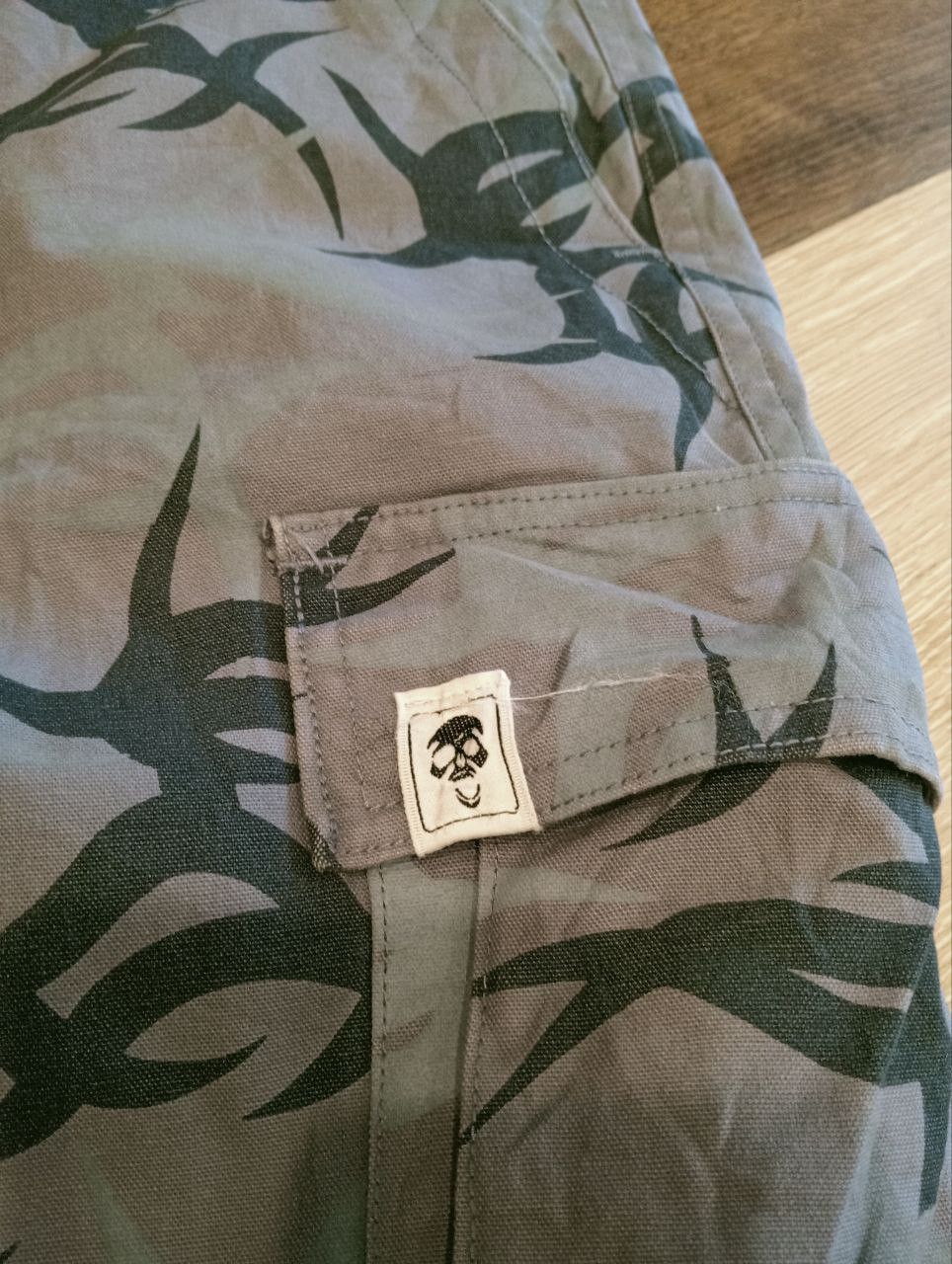 Japanese Brand VINTAGE SKULLSHIT JAPAN TRIBAL CAMO CARGO PANTS Size US 29 - 5 Thumbnail
