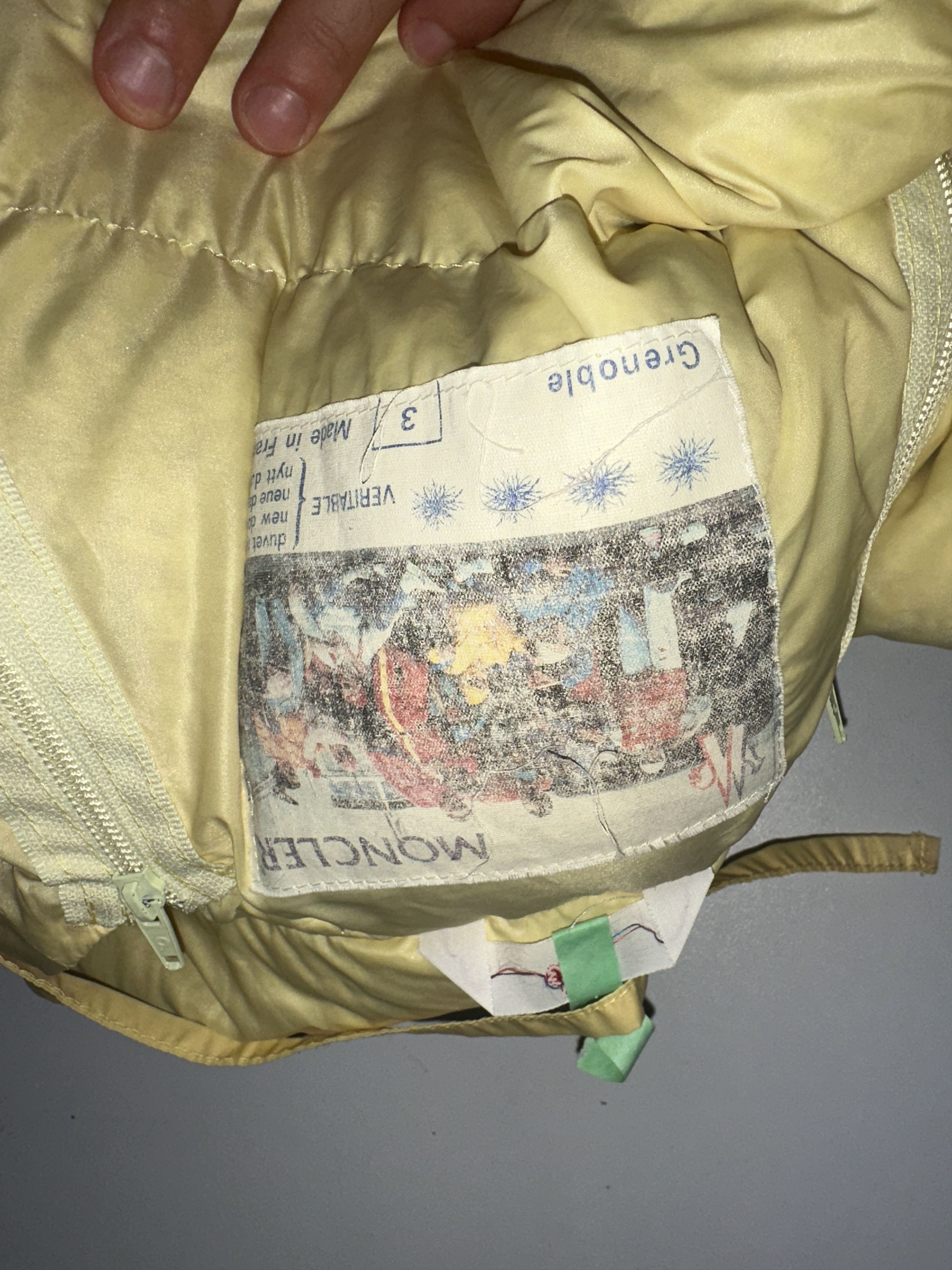 Moncler Rare Grenoble Moncler 1984 Goose Down Piumino Size 3 M L Size US L / EU 52-54 / 3 - 11 Thumbnail
