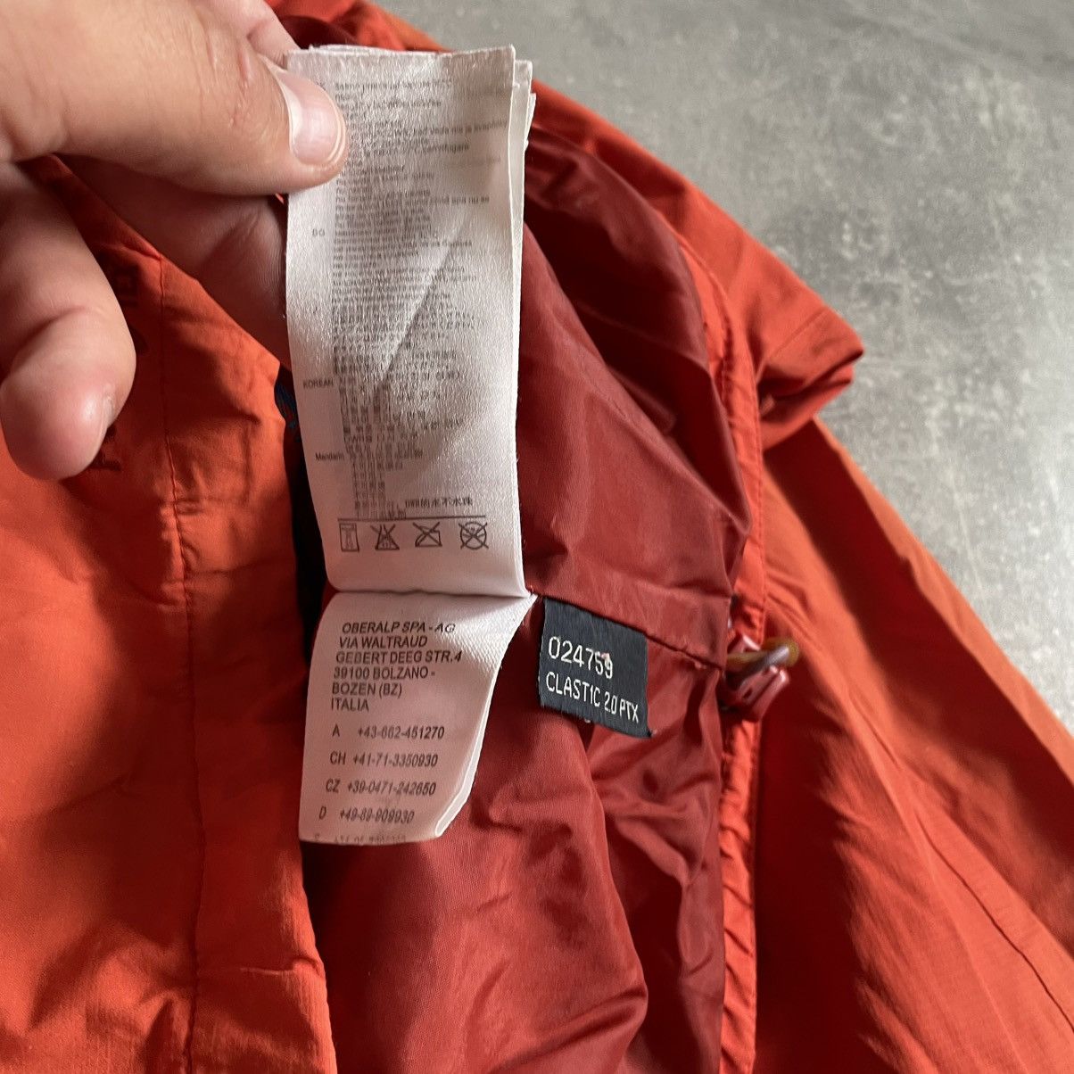 SALEWA Sun distressed Gore Tex Salewa Waterproof Jacket power arct Size US M / EU 48-50 / 2 - 14 Thumbnail