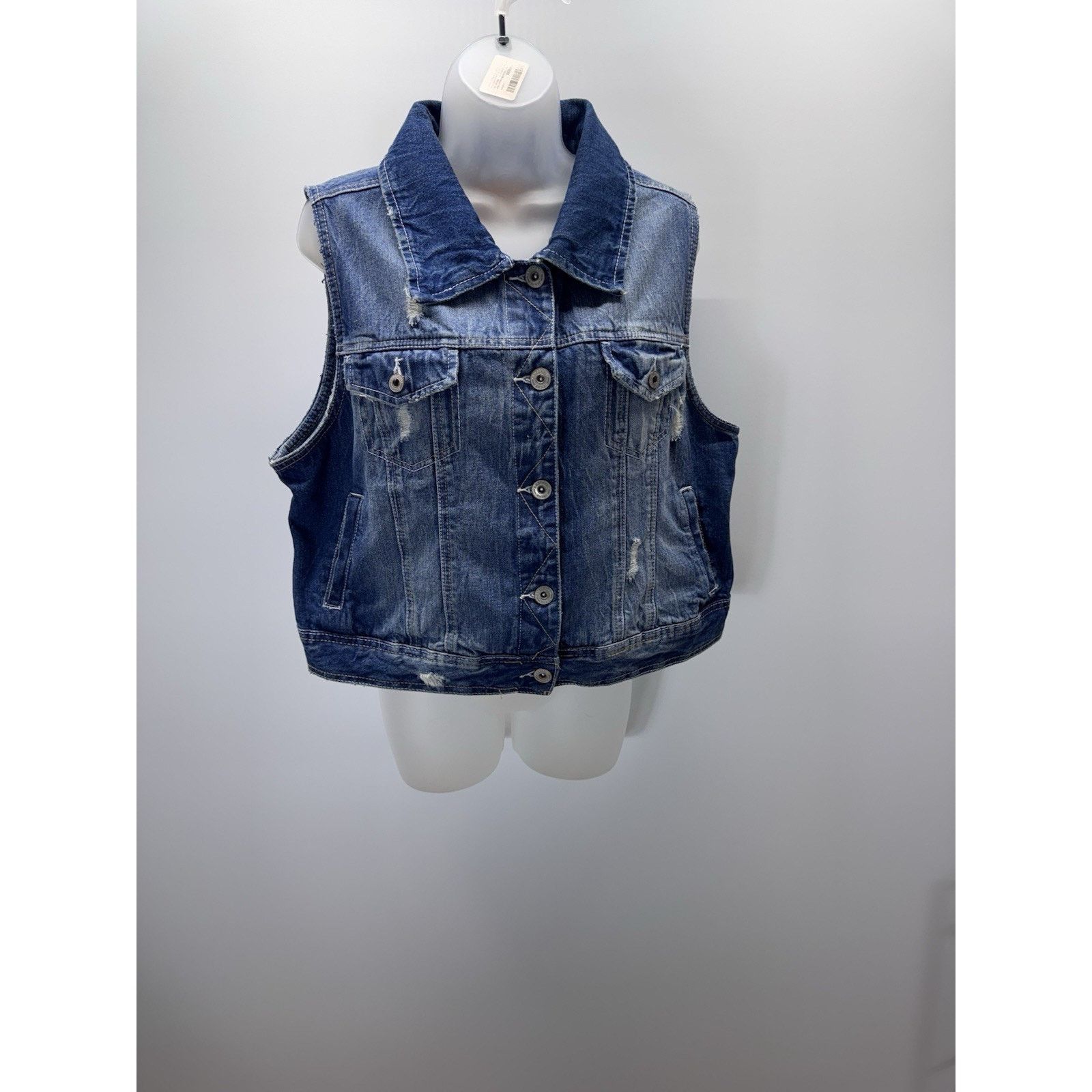 Other Amethyst Women’s Plus 1X Blue Denim Vest Distressed Size XL / US 12-14 / IT 48-50 - 1 Thumbnail