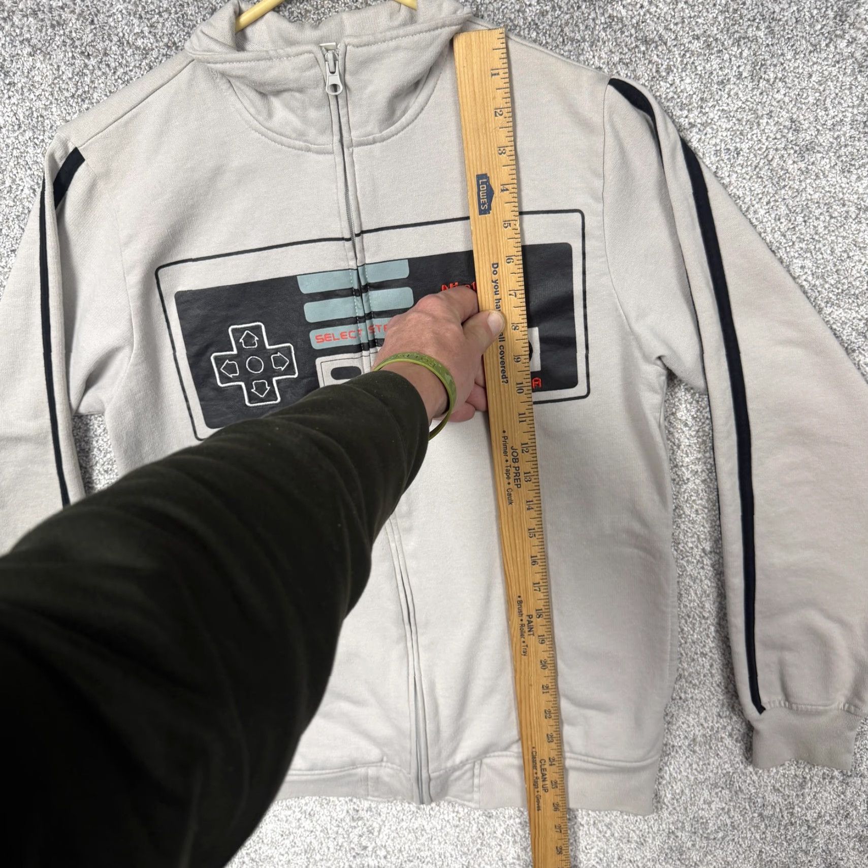 Nintendo Nintendo Sweatshirt Mens Medium Gray NES Controller Full Zip Fleece Retro Gaming - Graphic Print, Pockets, Zip Closure, 80s Geek Nerd Theme Size US M / EU 48-50 / 2 - 2 Thumbnail