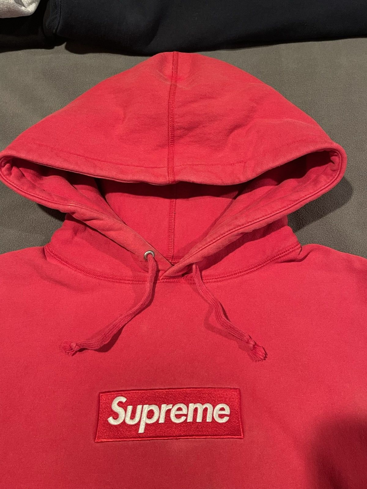Supreme Supreme 2016 Red on Red Box Logo hoodie Size US XL / EU 56 / 4 - 5 Thumbnail